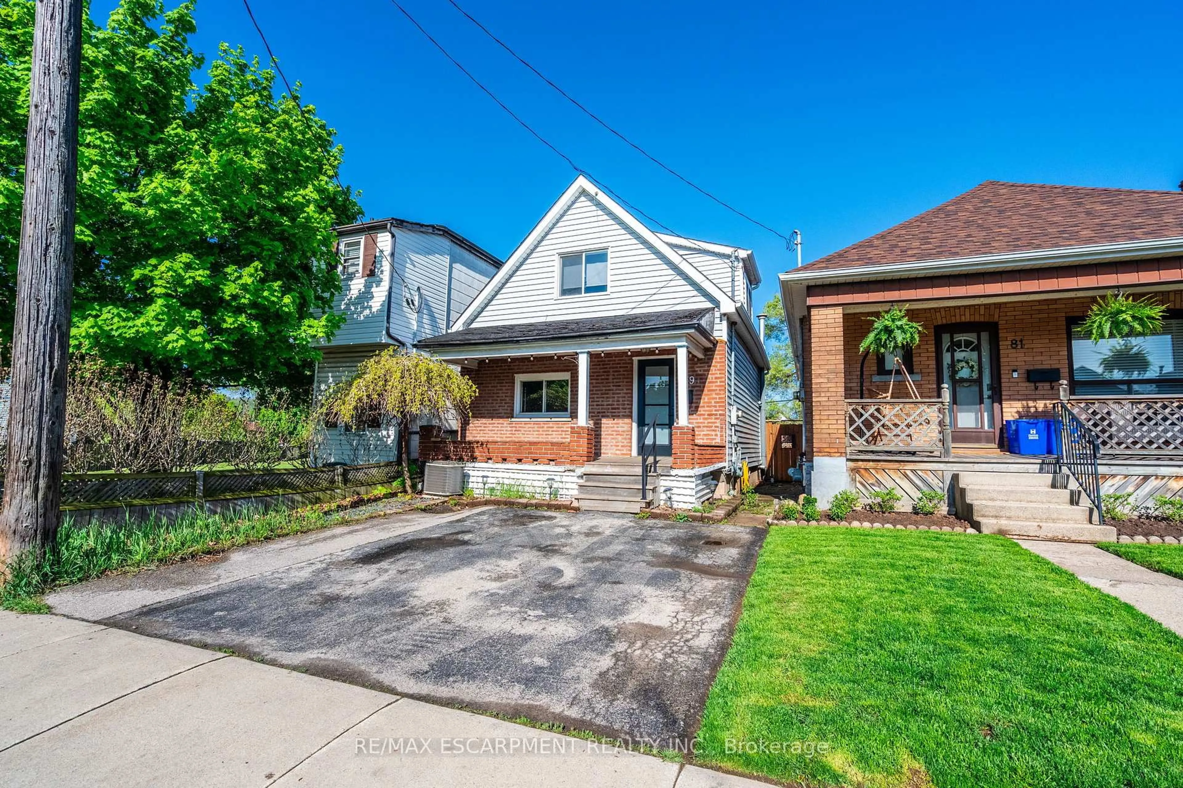 A pic from outside/outdoor area/front of a property/back of a property/a pic from drone, street for 79 Graham Ave, Hamilton Ontario L8H 4J8