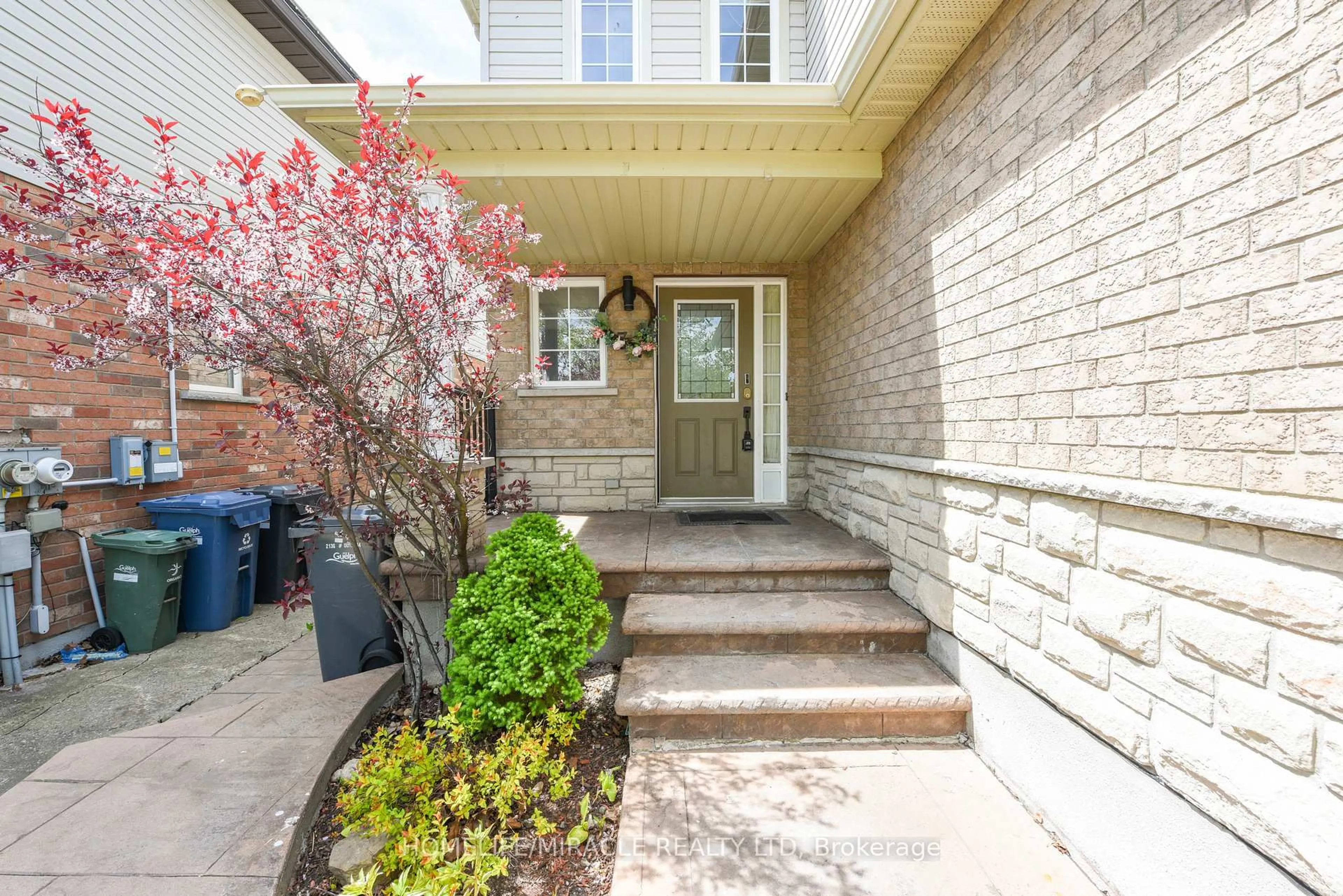 Unknown for 32 Vipond St, Guelph Ontario N1E 0H3