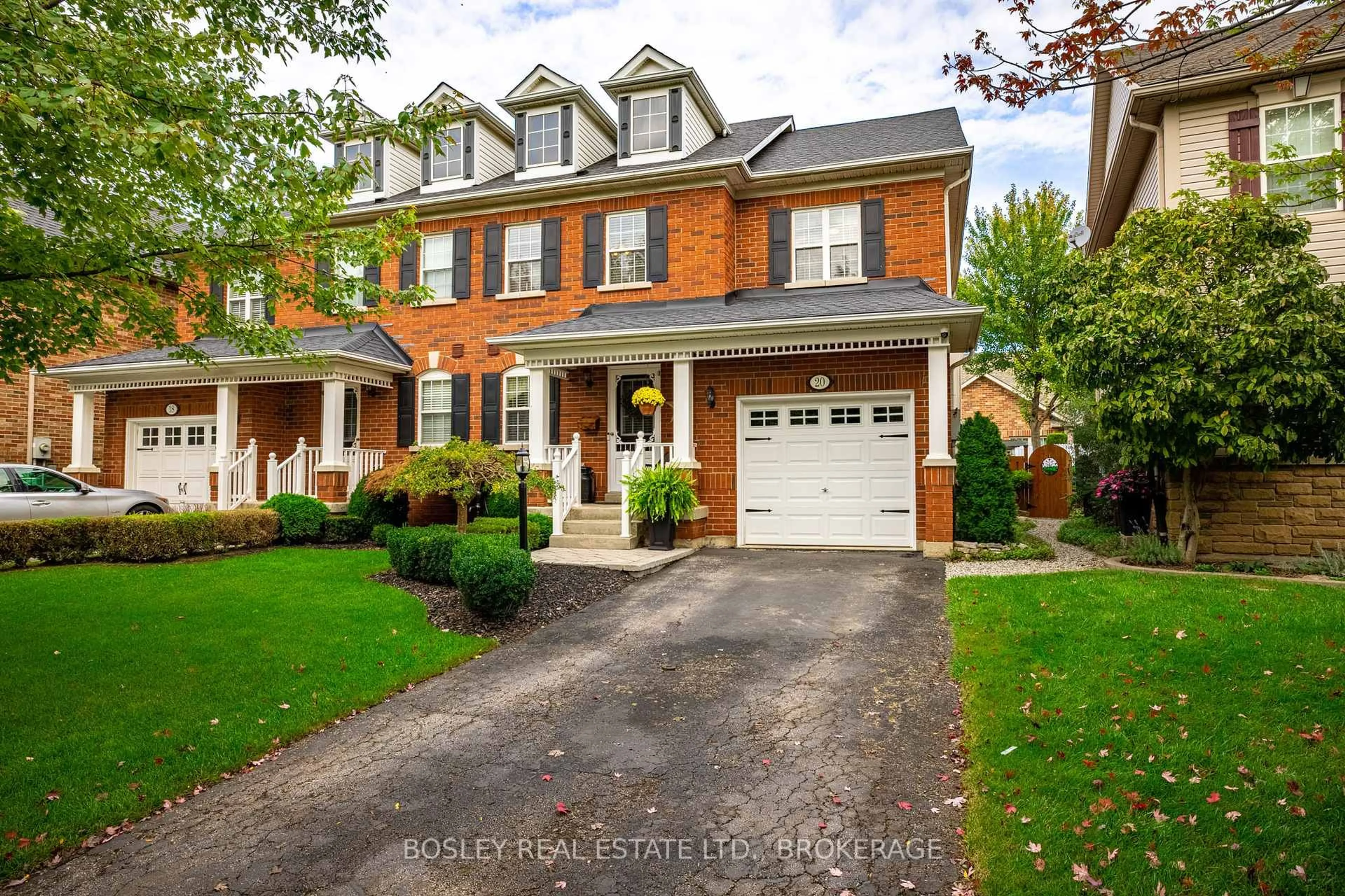 Home with brick exterior material, street for 20 Robertson Rd, Niagara-on-the-Lake Ontario L0S 1J0