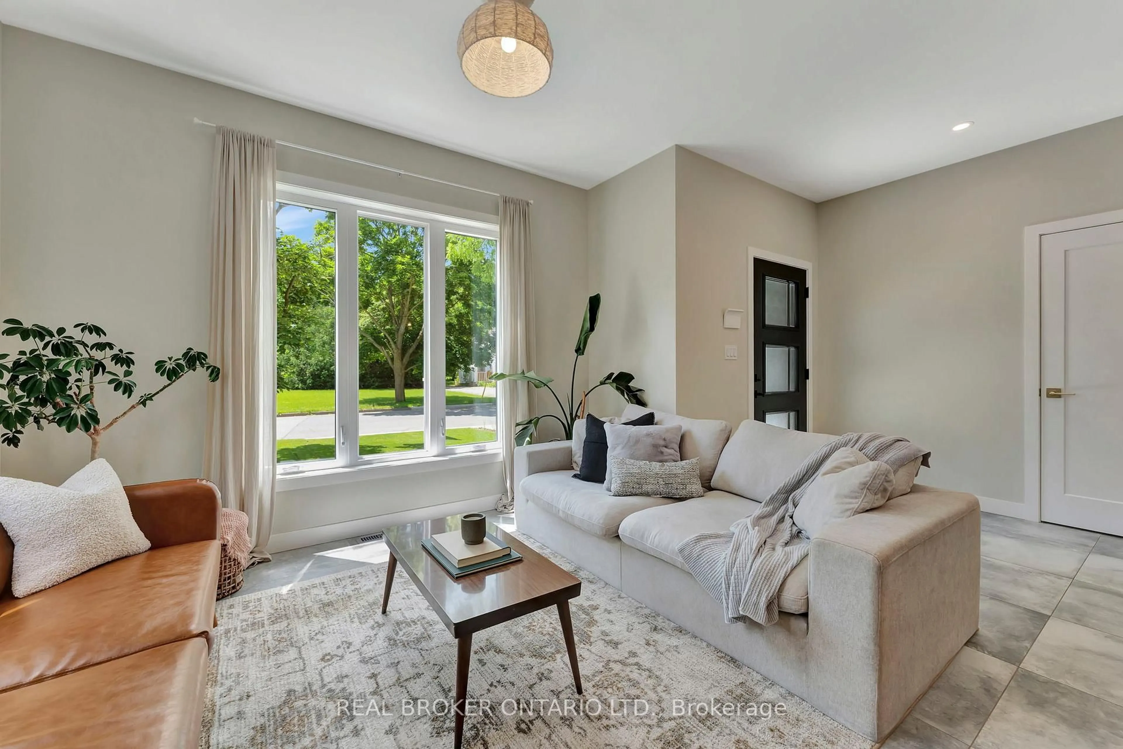 Living room with furniture, unknown for 21 North St, Aylmer Ontario N5H 2Y5
