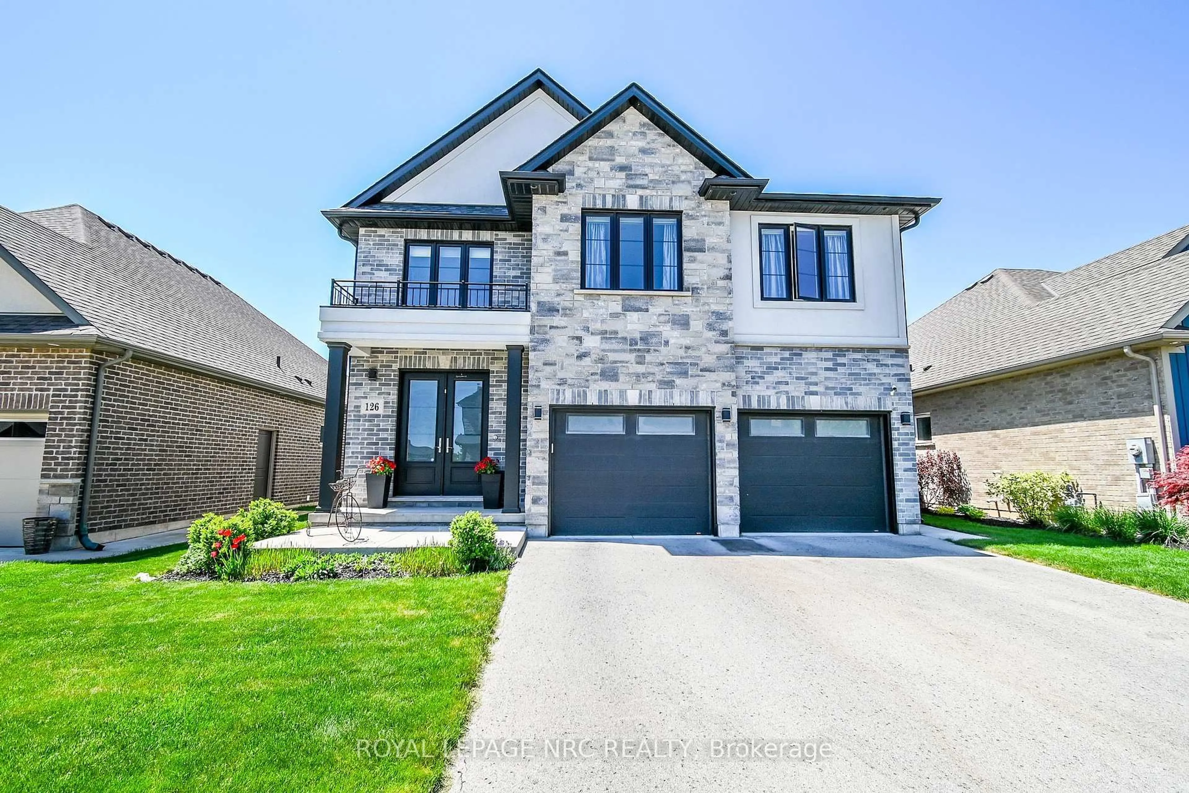 Home with brick exterior material, street for 126 Lametti Dr, Pelham Ontario L0S 1E6