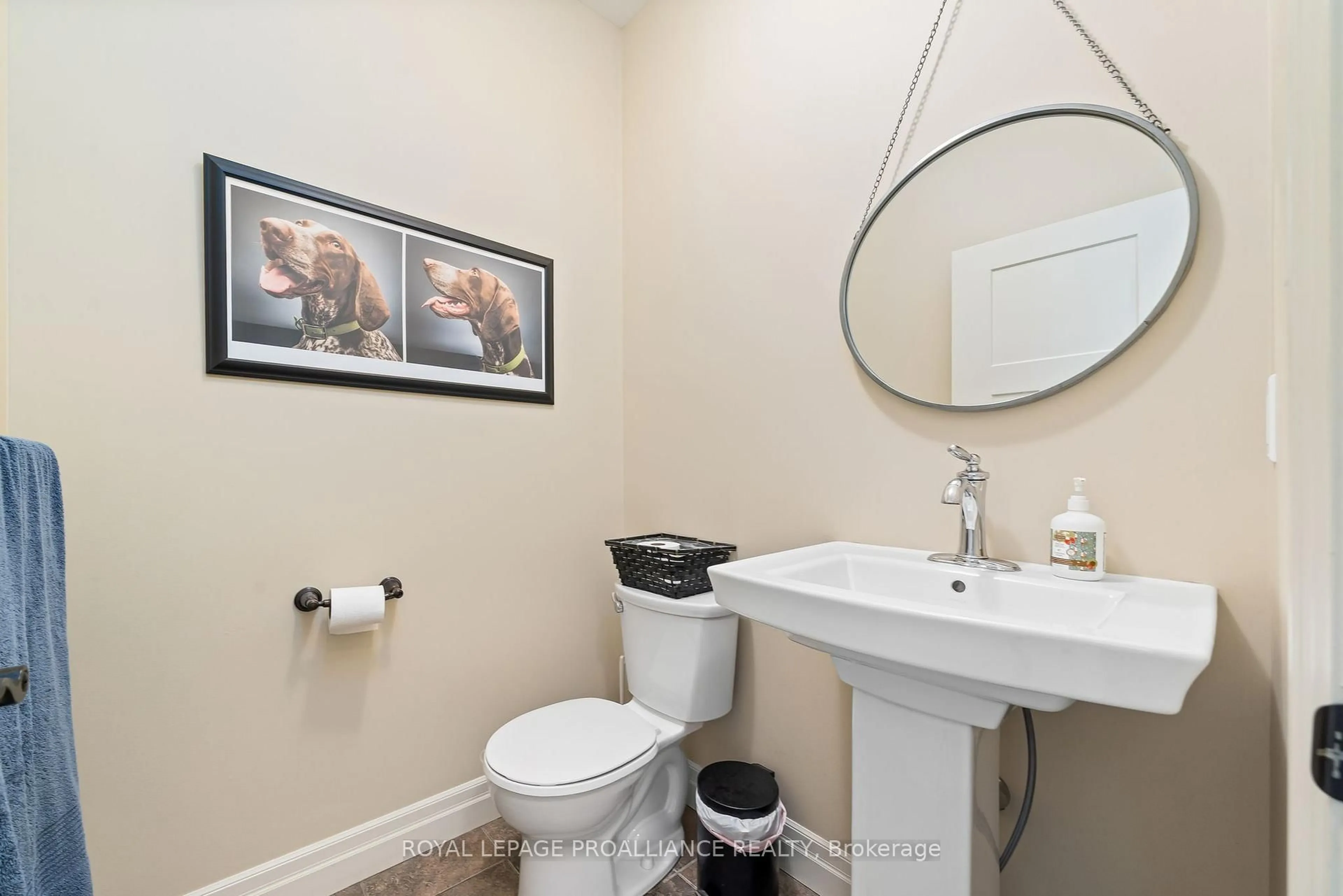 Standard bathroom, ceramic/tile floor for 19 Scenic Dr, Belleville Ontario K8N 0C2
