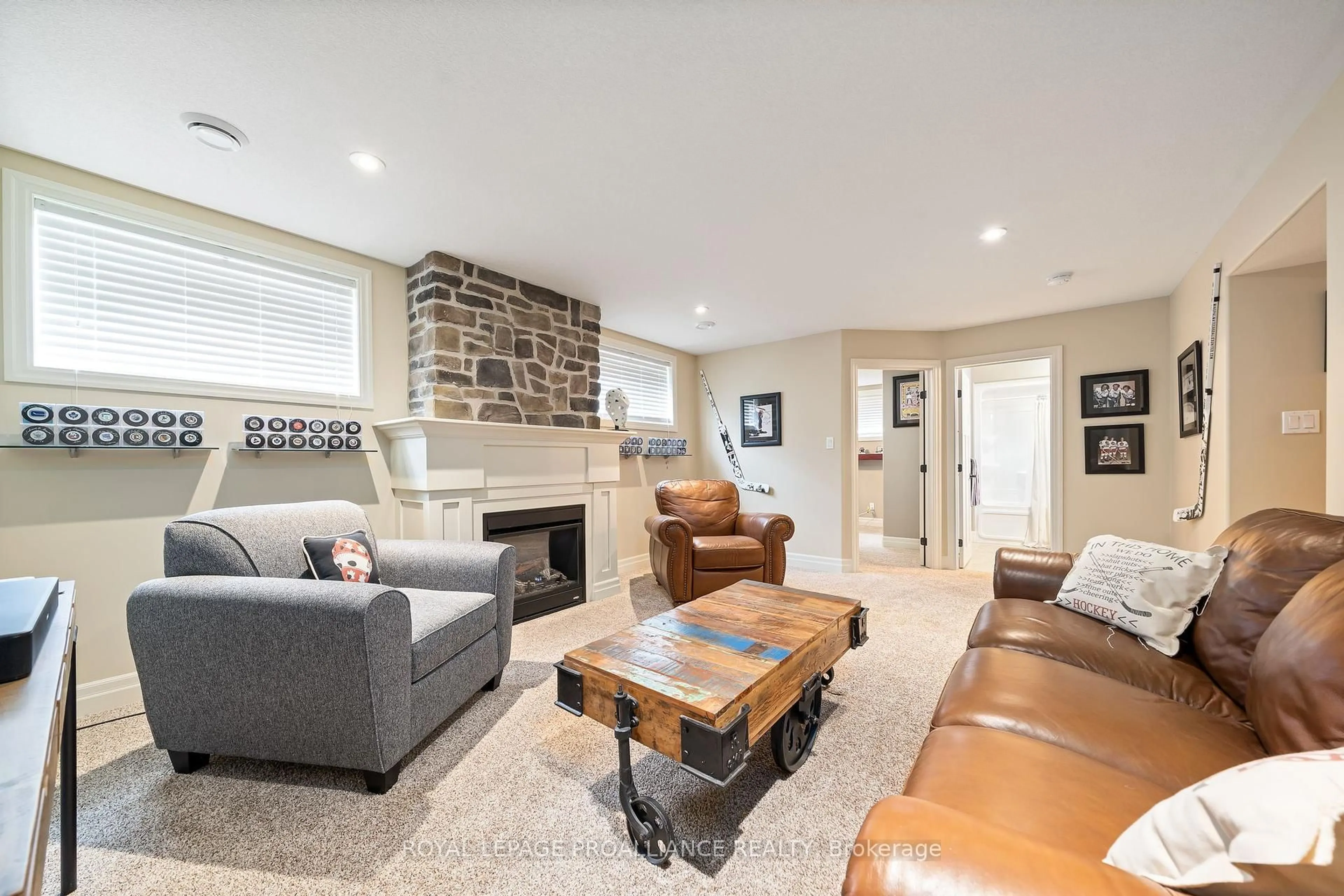 Living room with furniture, unknown for 19 Scenic Dr, Belleville Ontario K8N 0C2