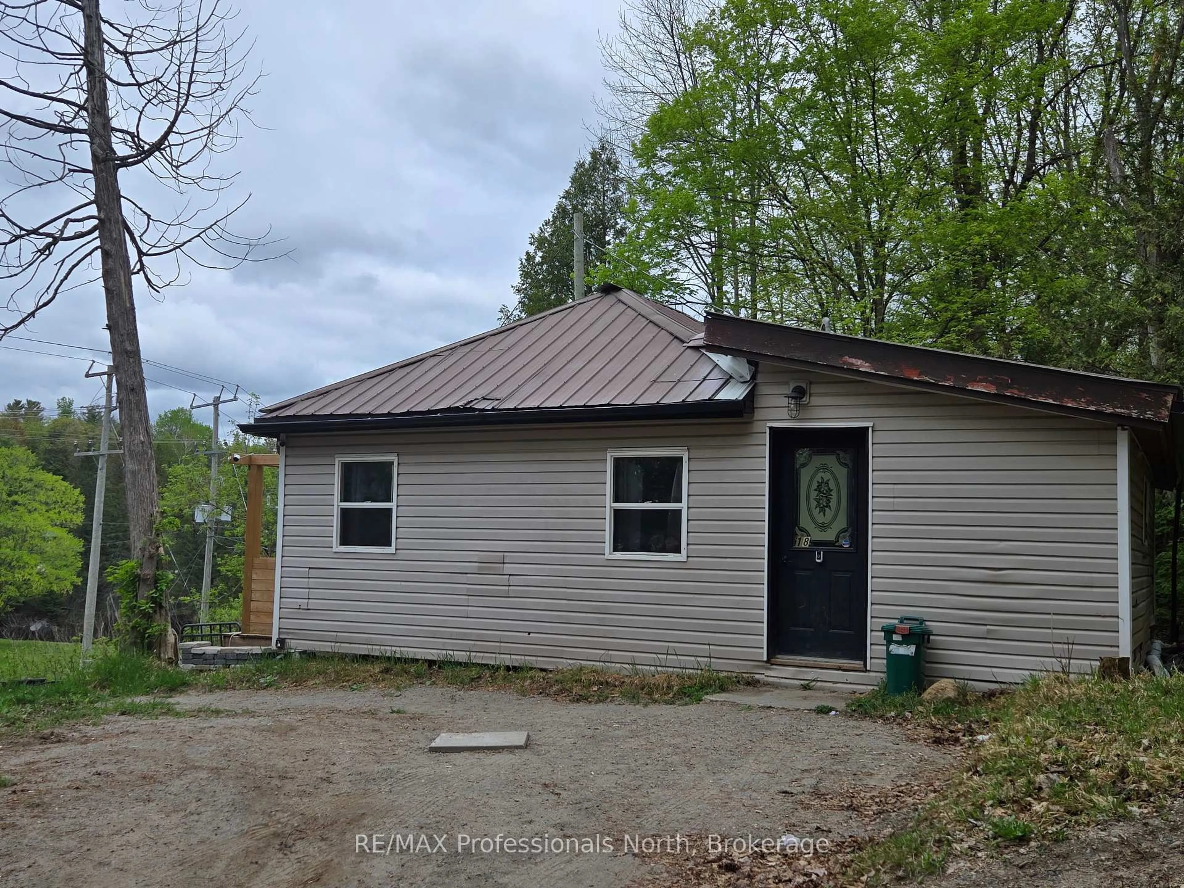 Shed for 18 South St, Dysart et al Ontario K0M 1S0