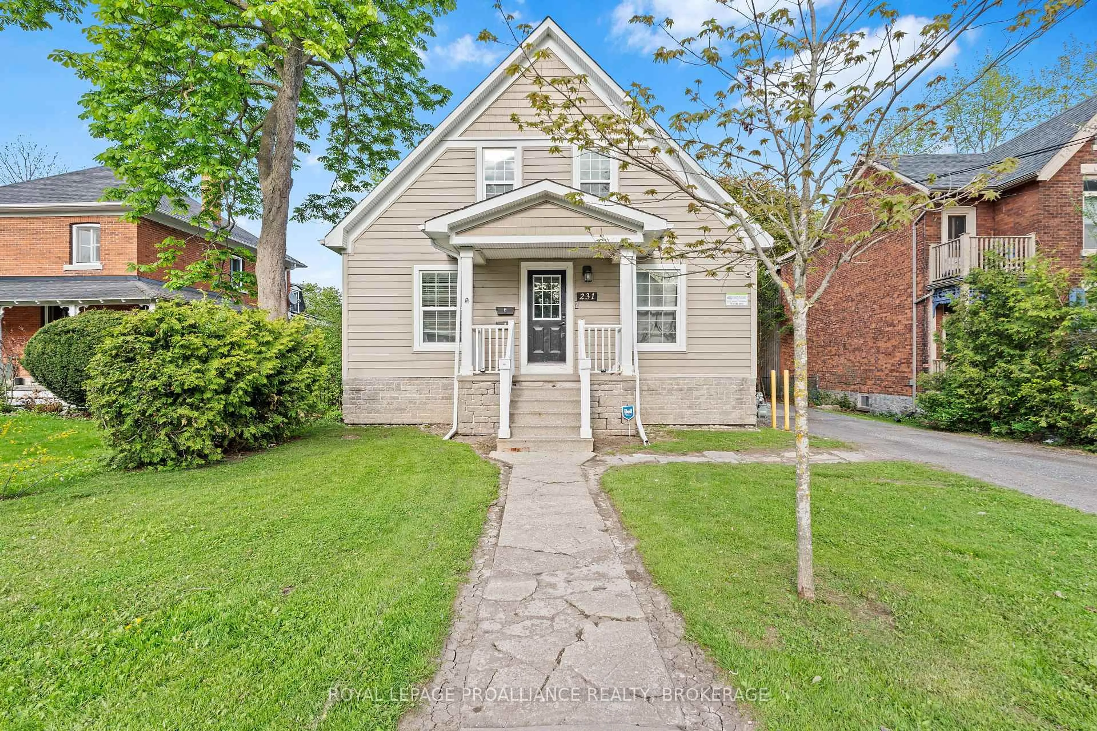 Home with brick exterior material, street for 231 Albert St, Kingston Ontario K7L 3V4