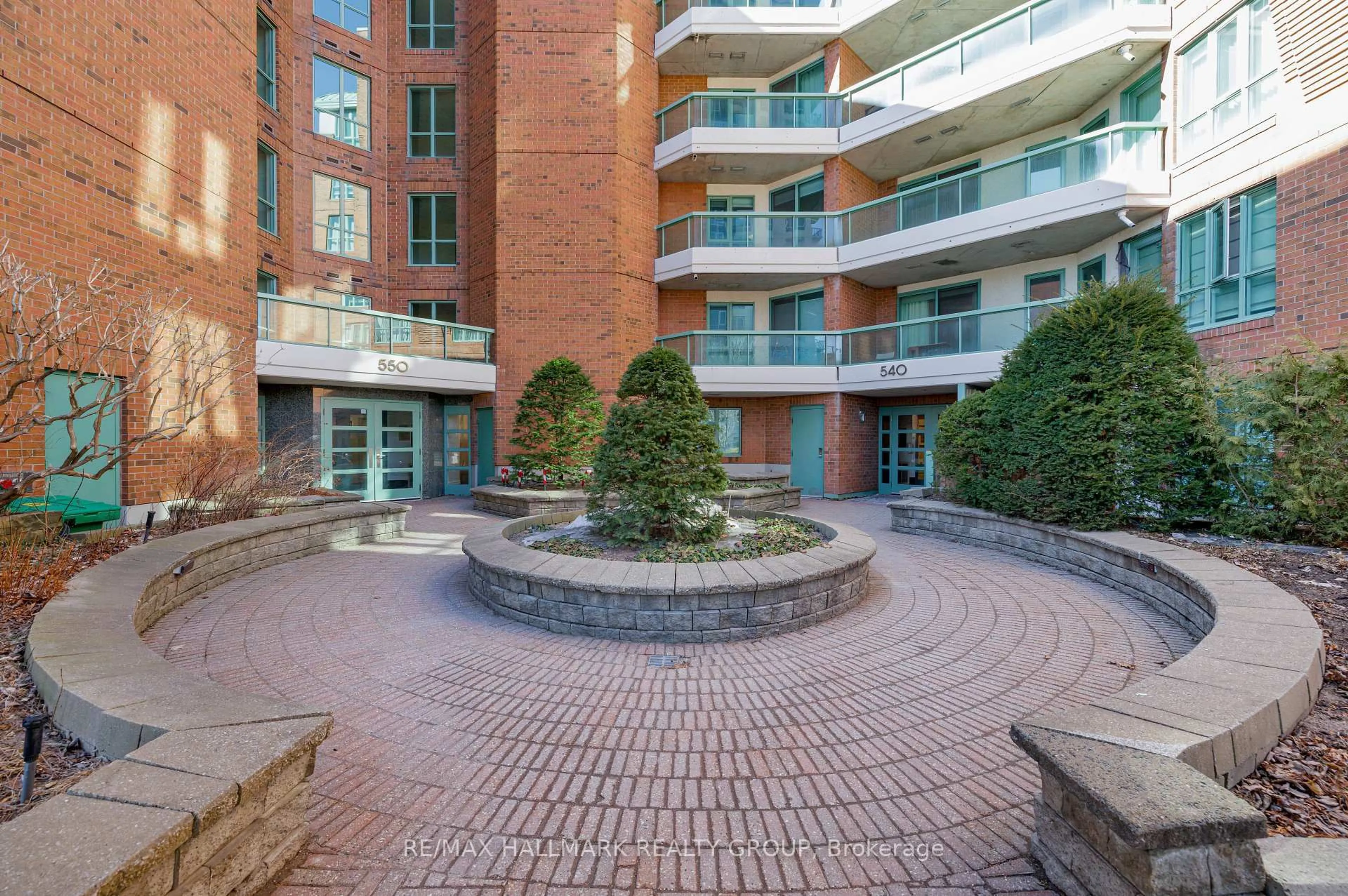 Patio, unknown for 550 Cambridge St #307, Ottawa Ontario K1S 5N3