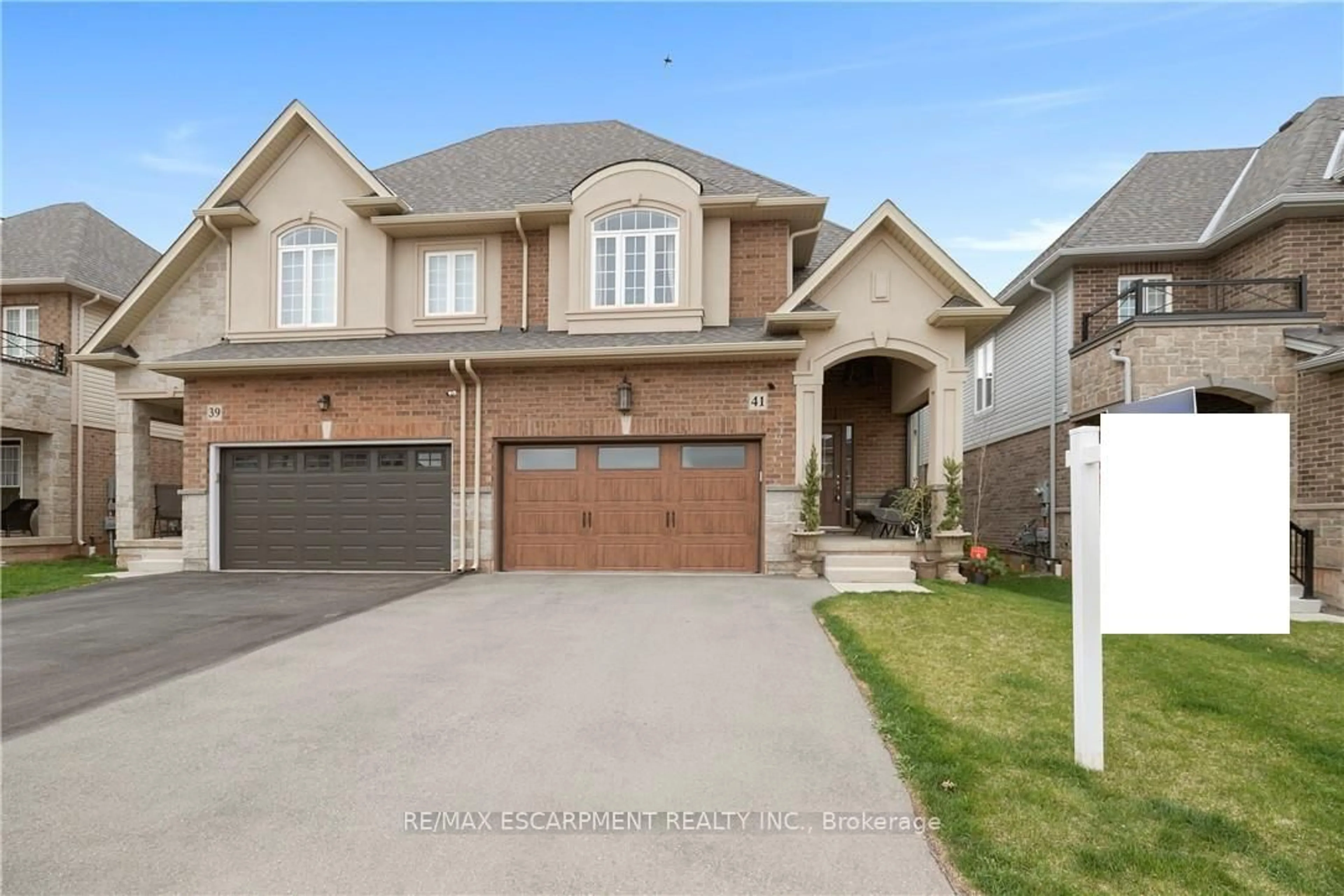 Home with brick exterior material, street for 41 Foothills Lane, Hamilton Ontario L8E 0K1