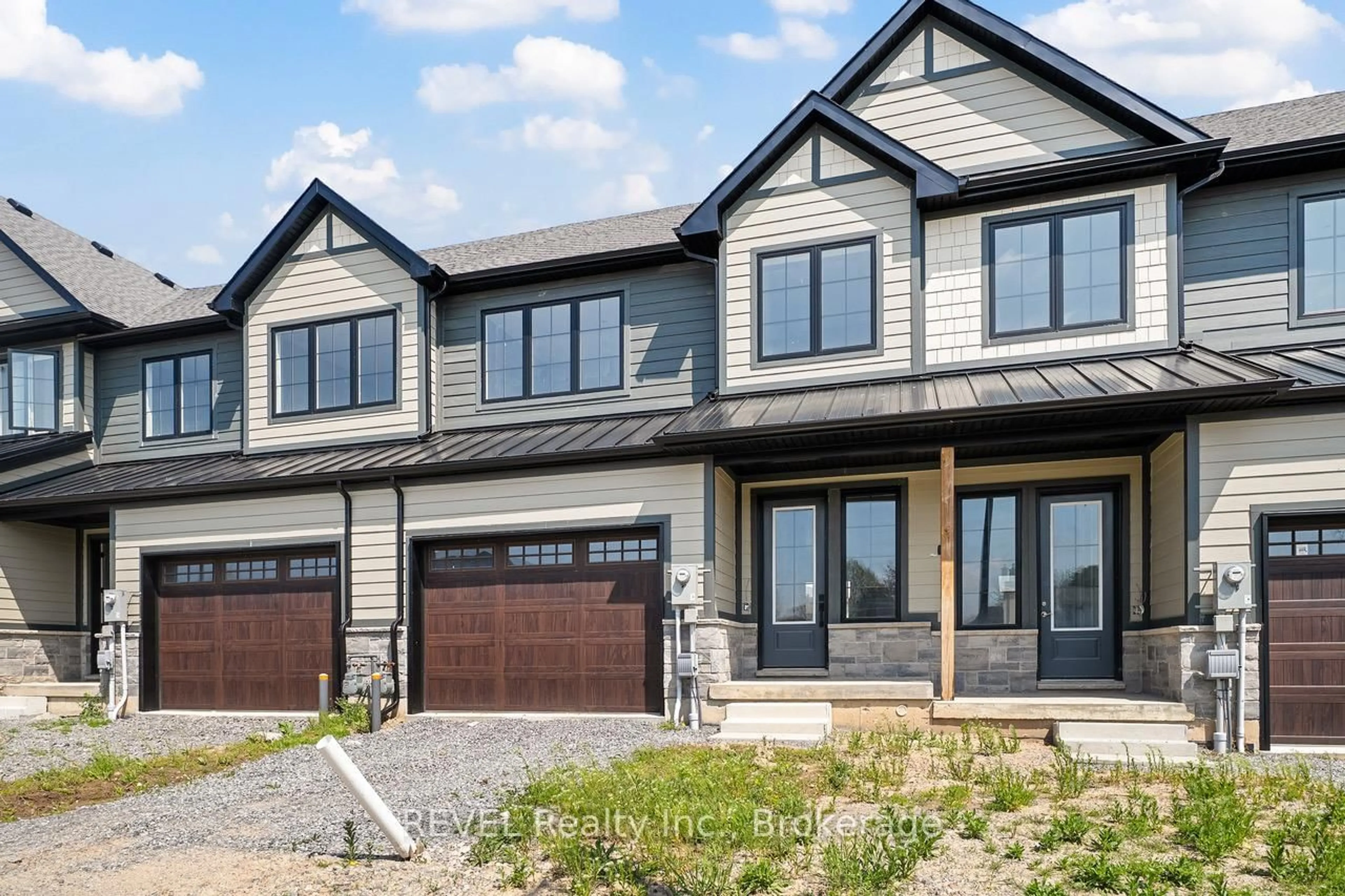 Home with brick exterior material, street for 99 IVY Cres, Thorold Ontario L2V 4N9