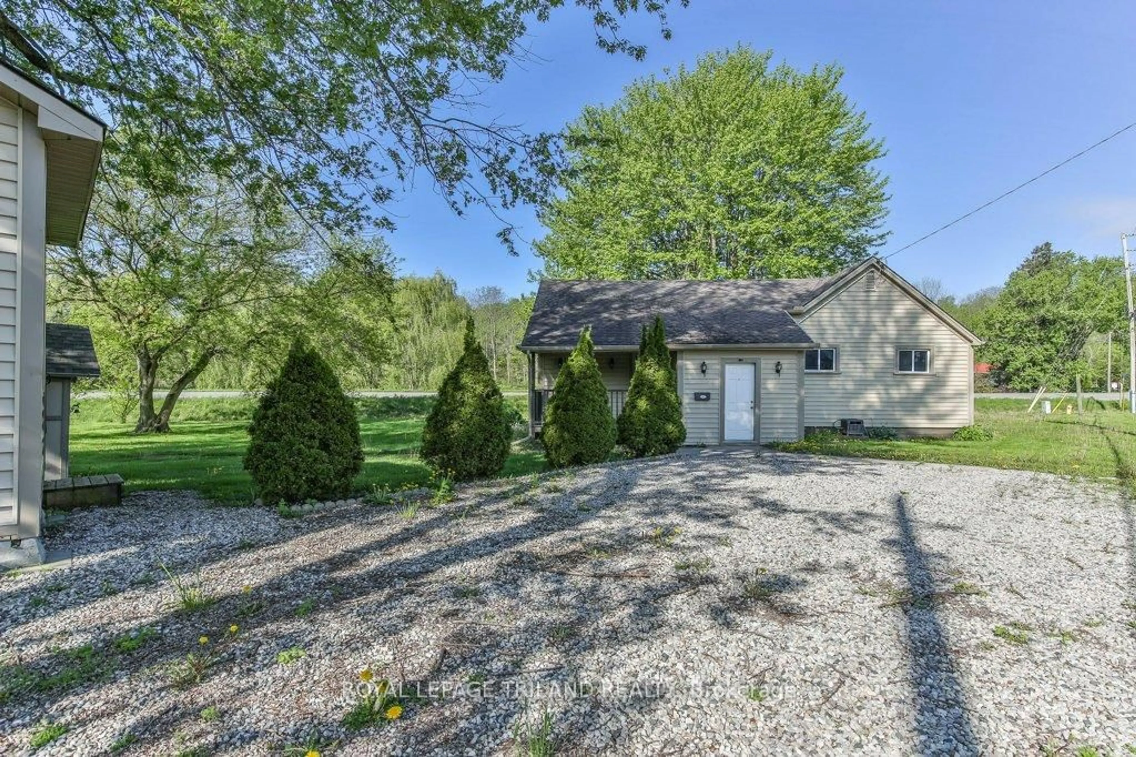 A pic from outside/outdoor area/front of a property/back of a property/a pic from drone, street for 12 KING St, Bayham Ontario N0J 1Z0