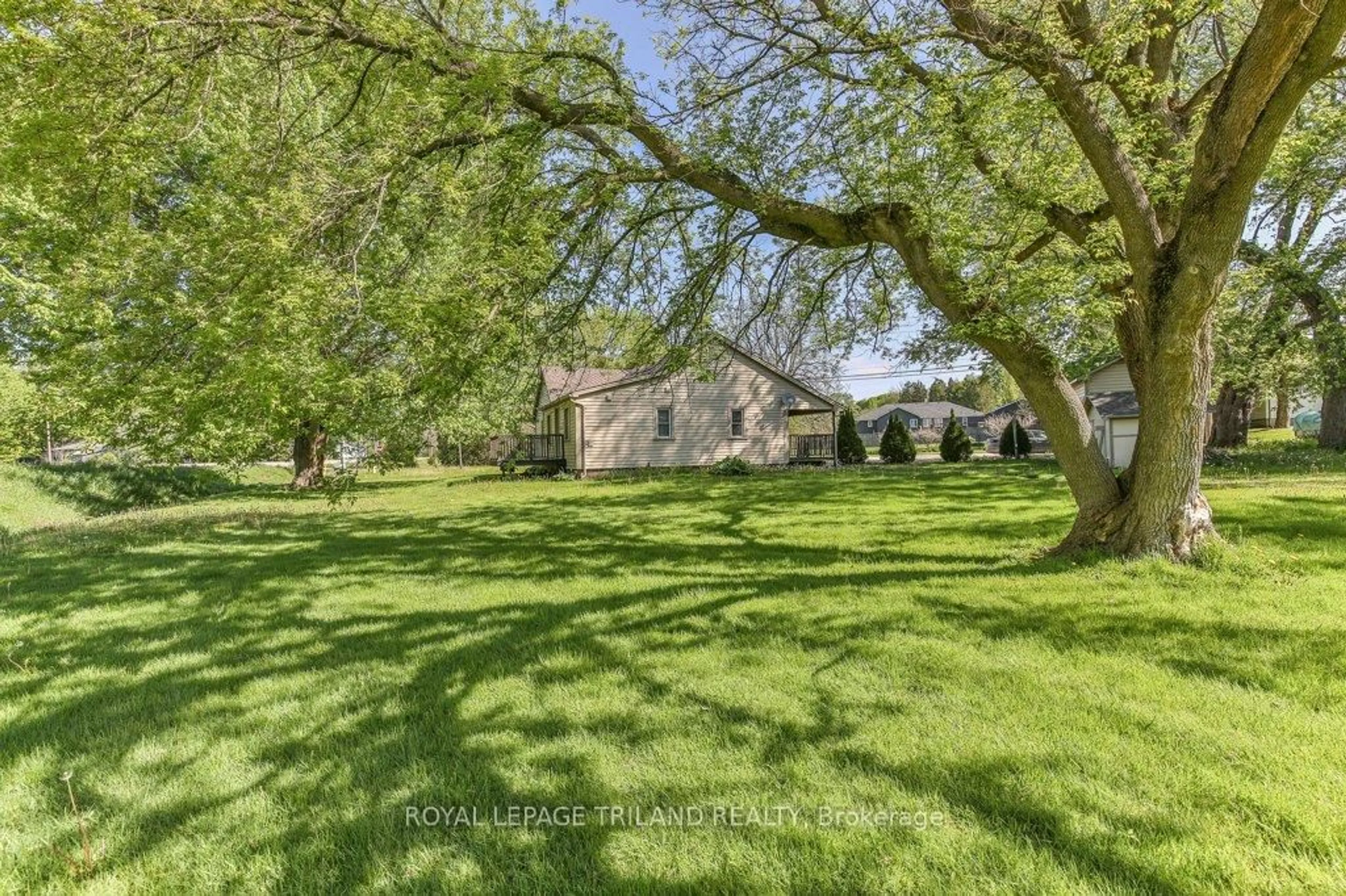 A pic from outside/outdoor area/front of a property/back of a property/a pic from drone, street for 12 KING St, Bayham Ontario N0J 1Z0