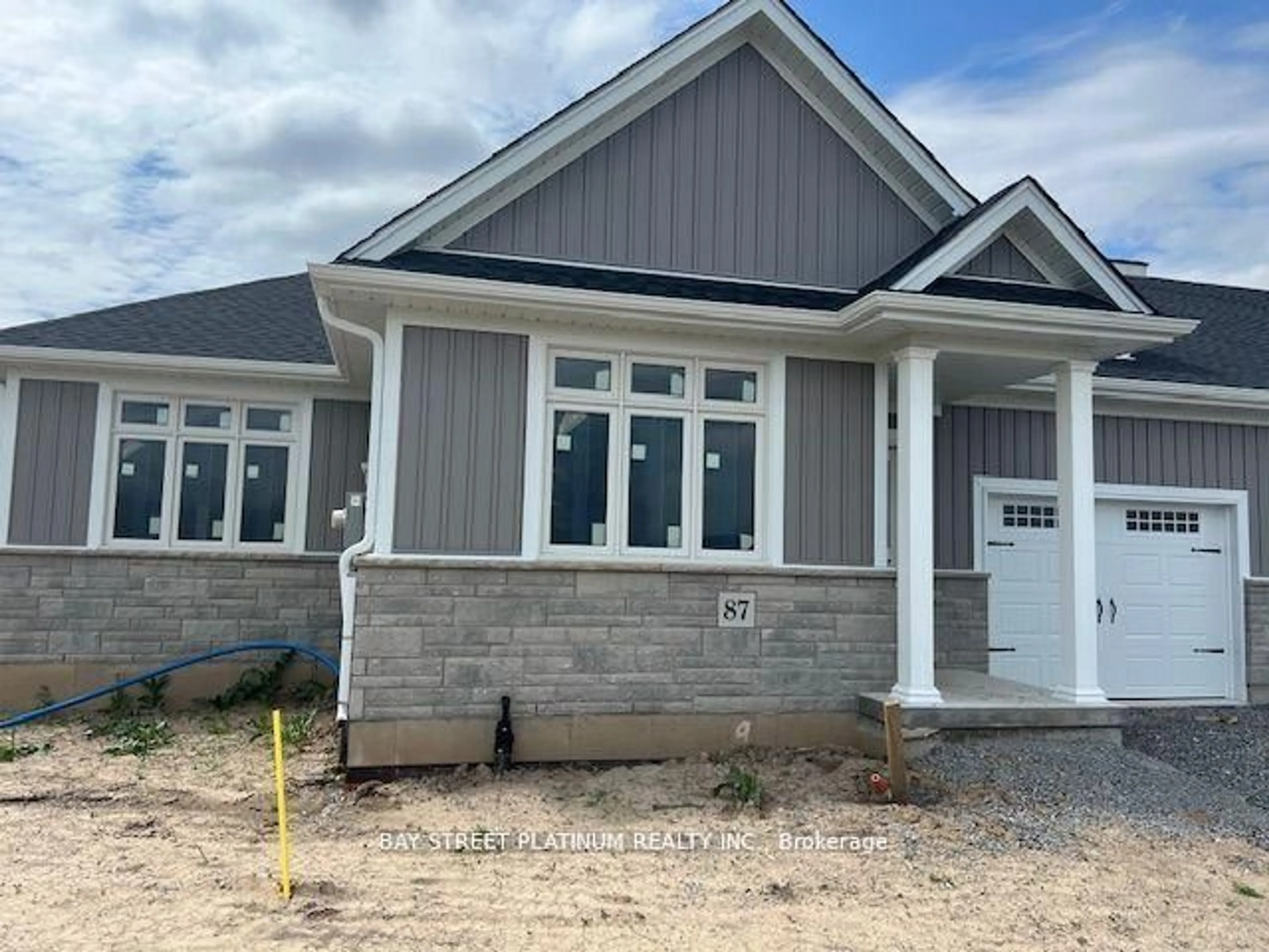 Home with vinyl exterior material, building for 87 Wiley Tr, Welland Ontario L3B 4C5