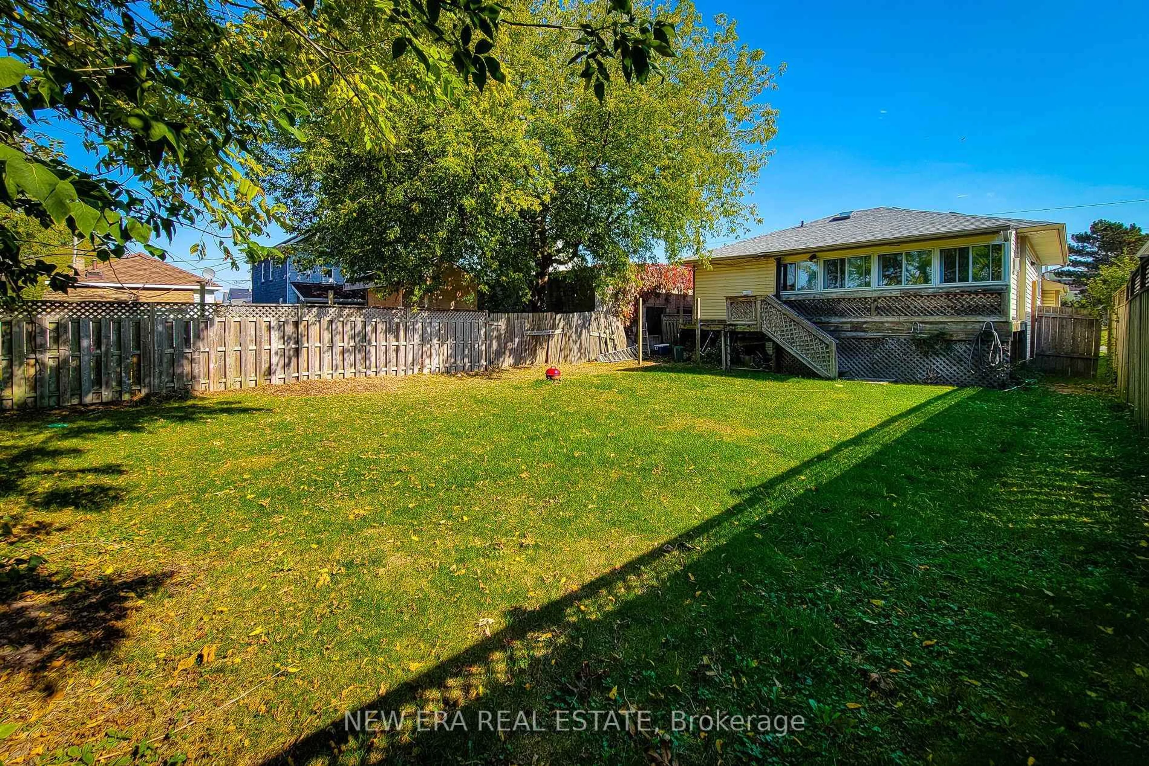 A pic from outside/outdoor area/front of a property/back of a property/a pic from drone, water/lake/river/ocean view for 160 Davis St, Port Colborne Ontario L3K 1Z1