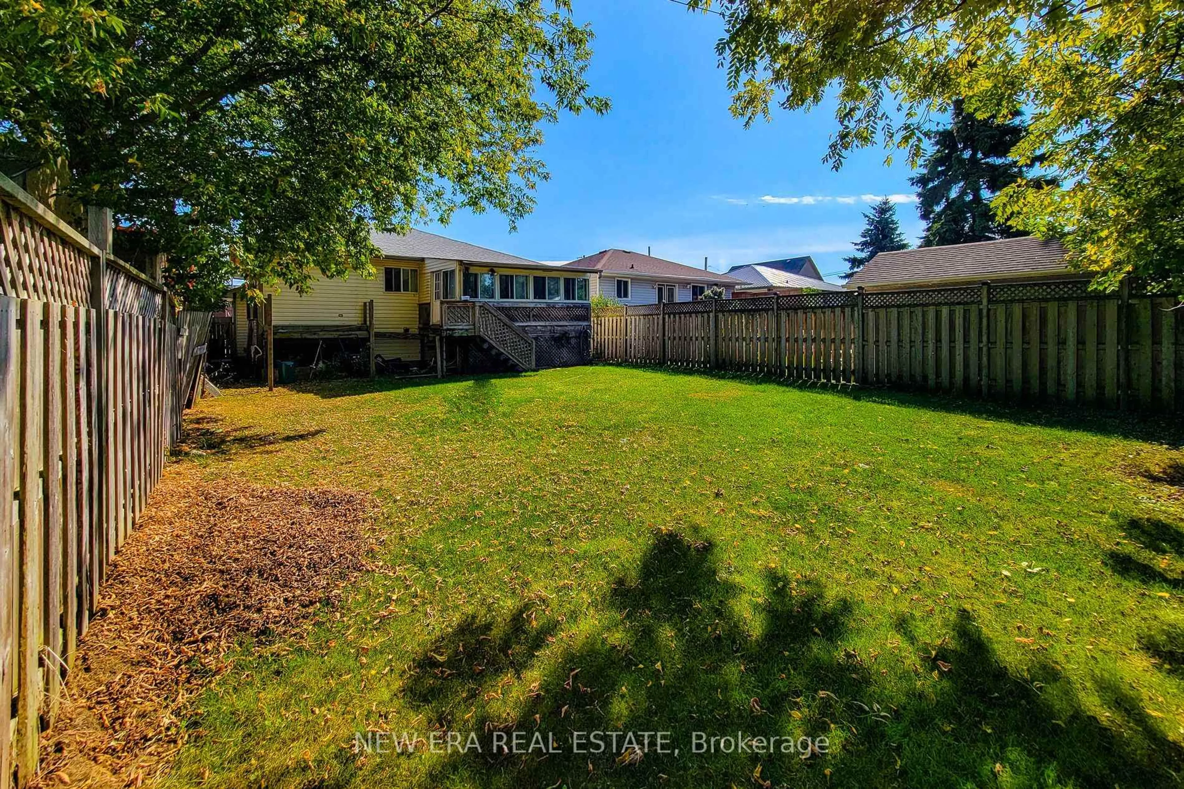 A pic from outside/outdoor area/front of a property/back of a property/a pic from drone, water/lake/river/ocean view for 160 Davis St, Port Colborne Ontario L3K 1Z1