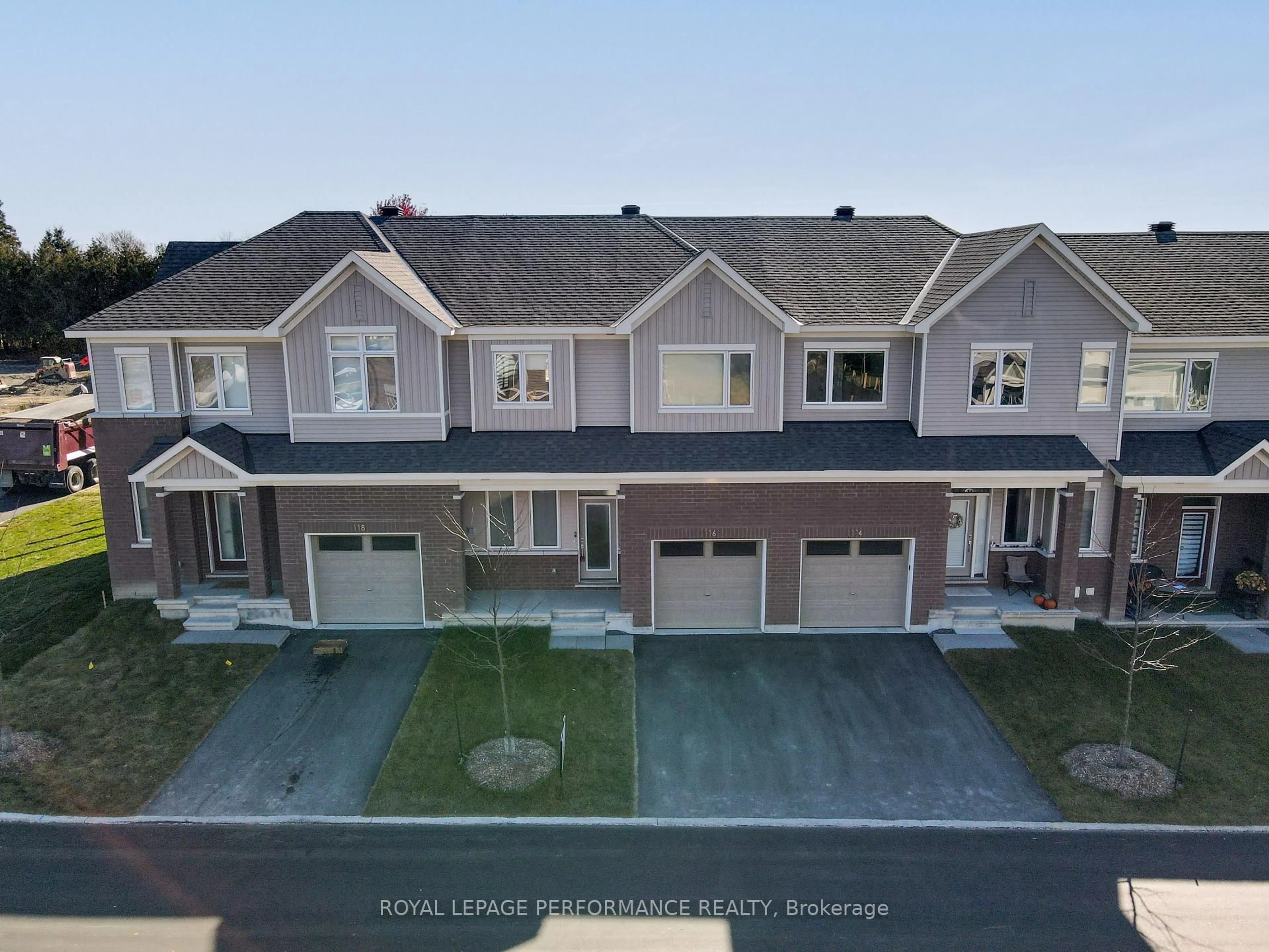 A pic from outside/outdoor area/front of a property/back of a property/a pic from drone, street for 116 PIZZICATO St, Ottawa Ontario K1W 0S2