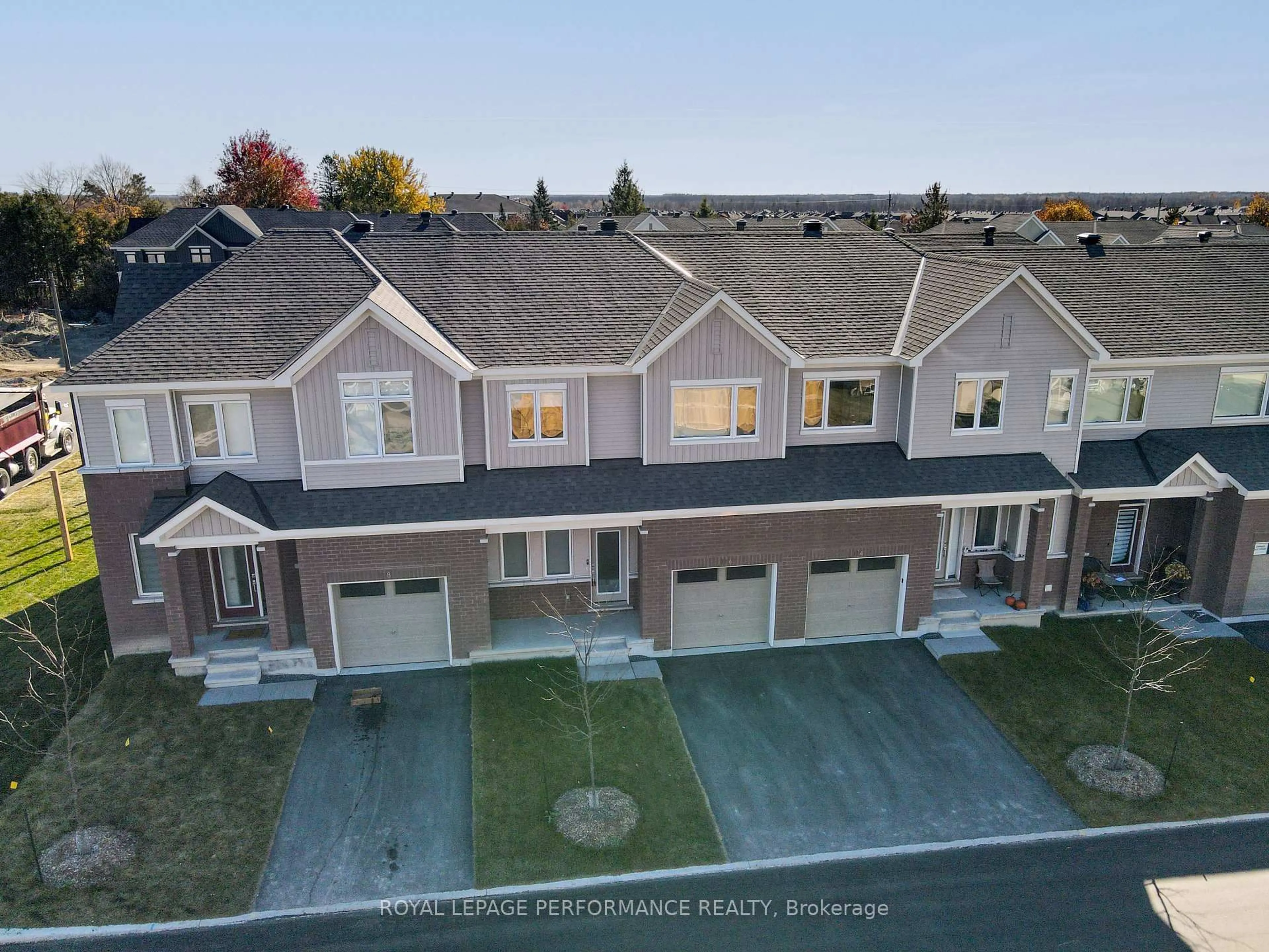 A pic from outside/outdoor area/front of a property/back of a property/a pic from drone, street for 116 PIZZICATO St, Ottawa Ontario K1W 0S2