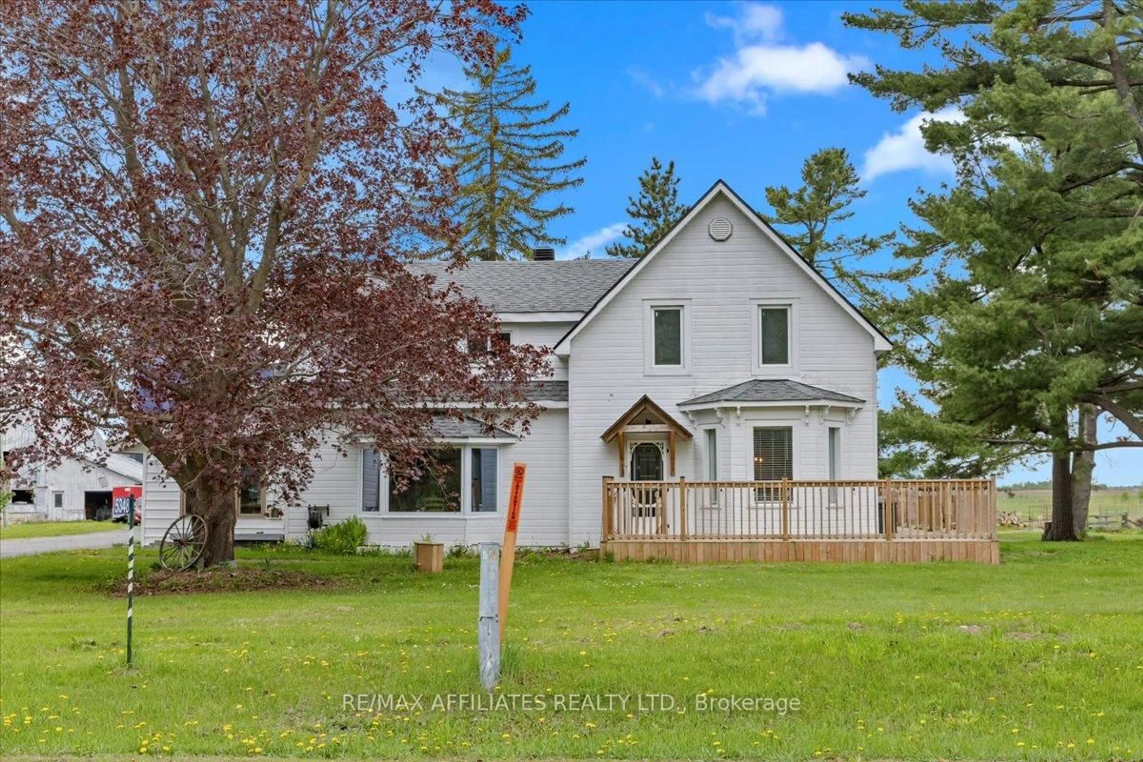 A pic from outside/outdoor area/front of a property/back of a property/a pic from drone, street for 5348 Dunning Rd, Navan Ontario K4B 1J1