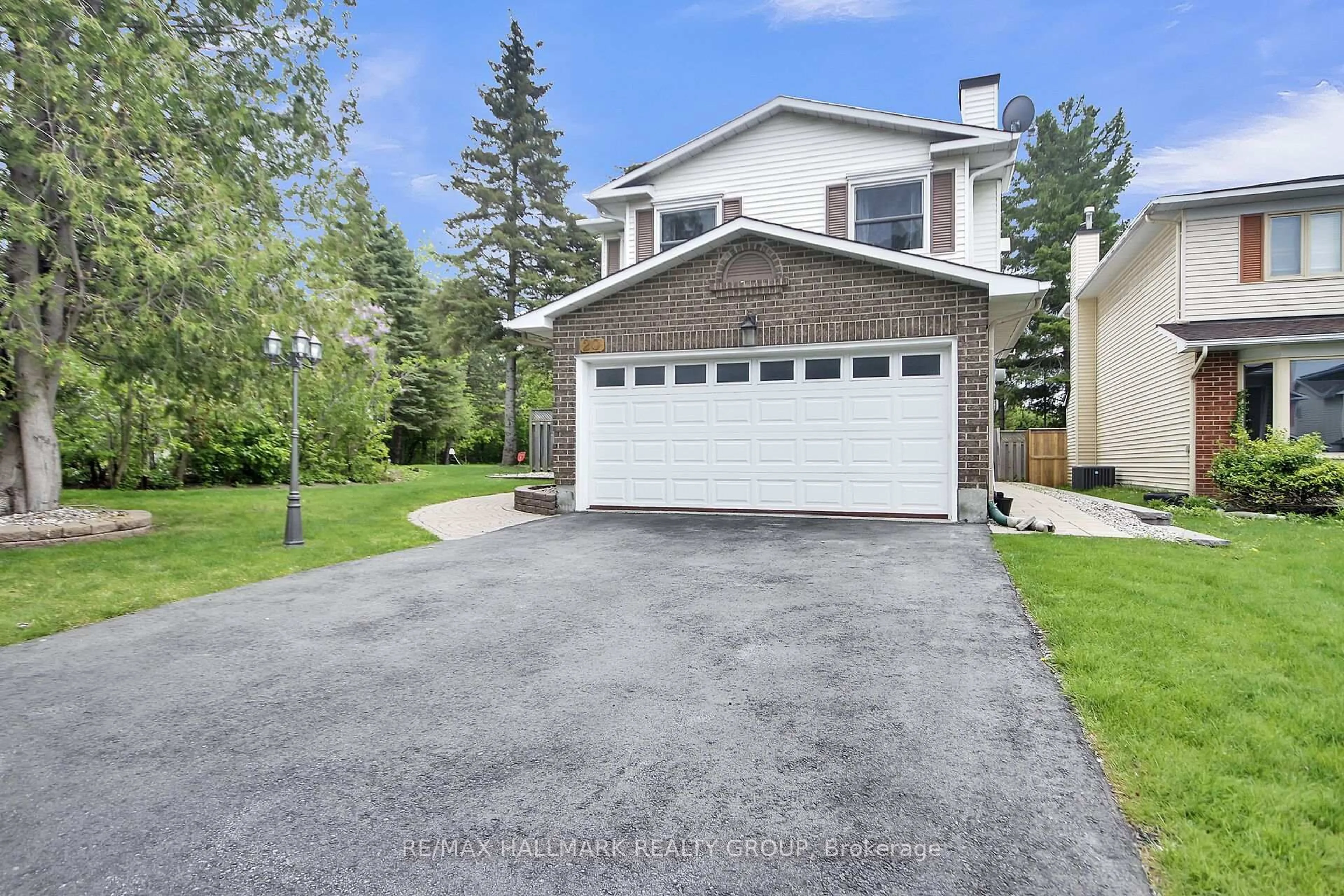 Unknown for 20 Palomino Dr, Kanata Ontario K2M 1L9
