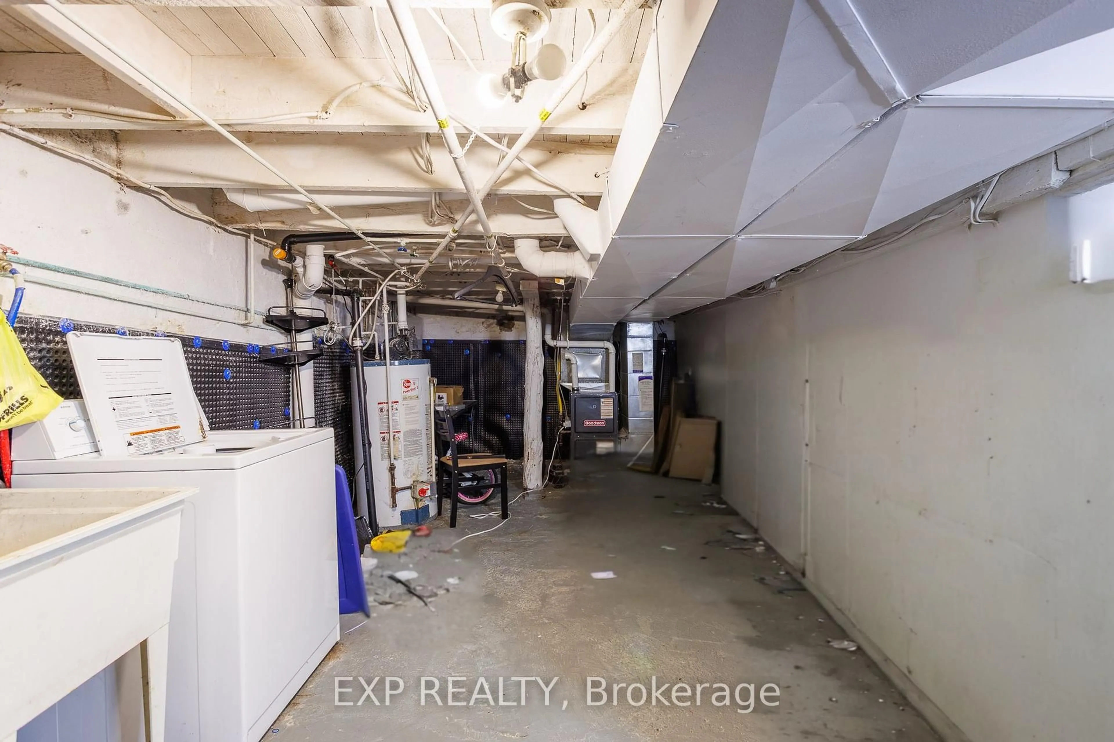 A pic of a room for 198 Lansdowne St, Peterborough Central Ontario K9J 1Y7