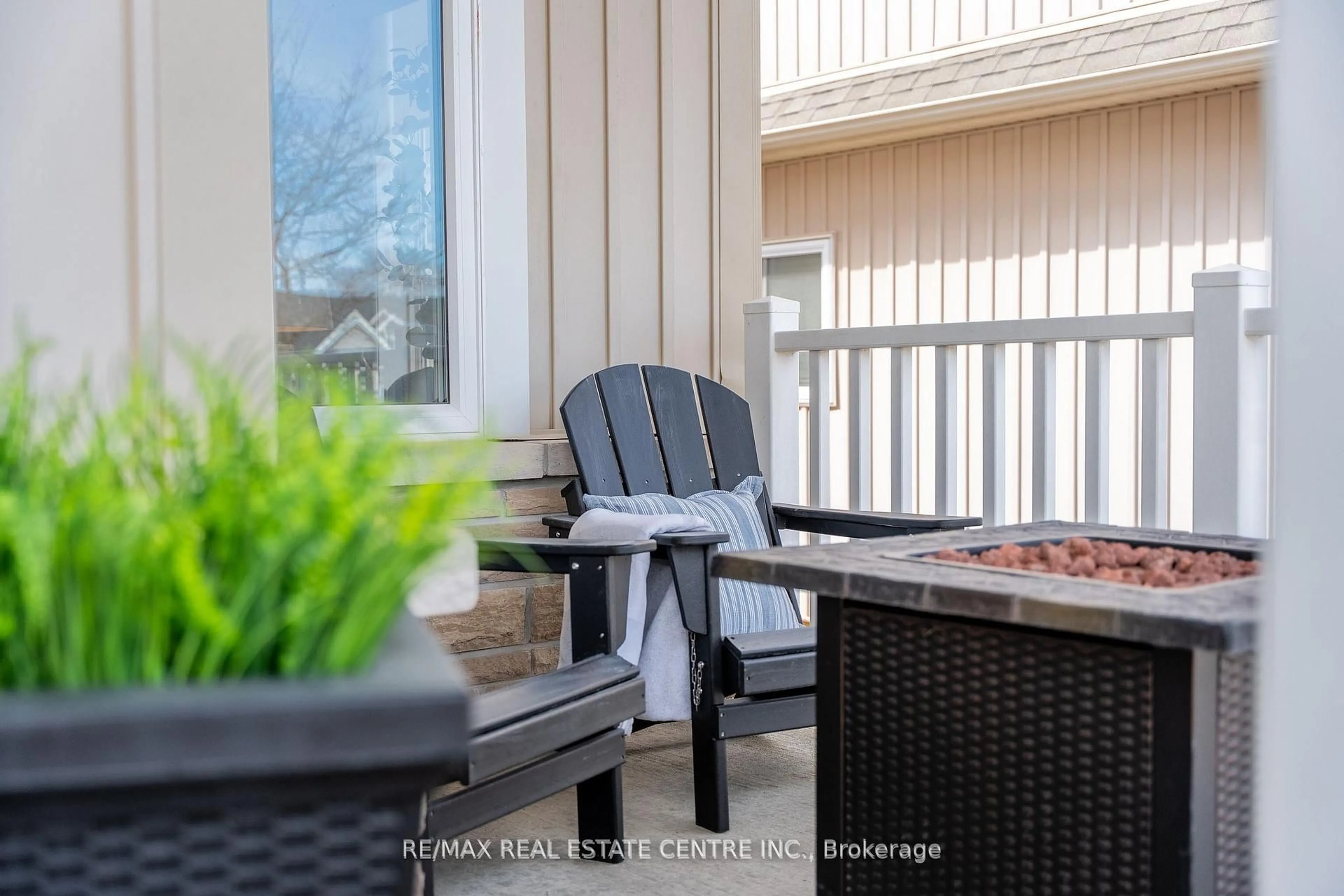 Patio, water/lake/river/ocean view for 942 Greenwood Cres, Shelburne Ontario L0N 1S2