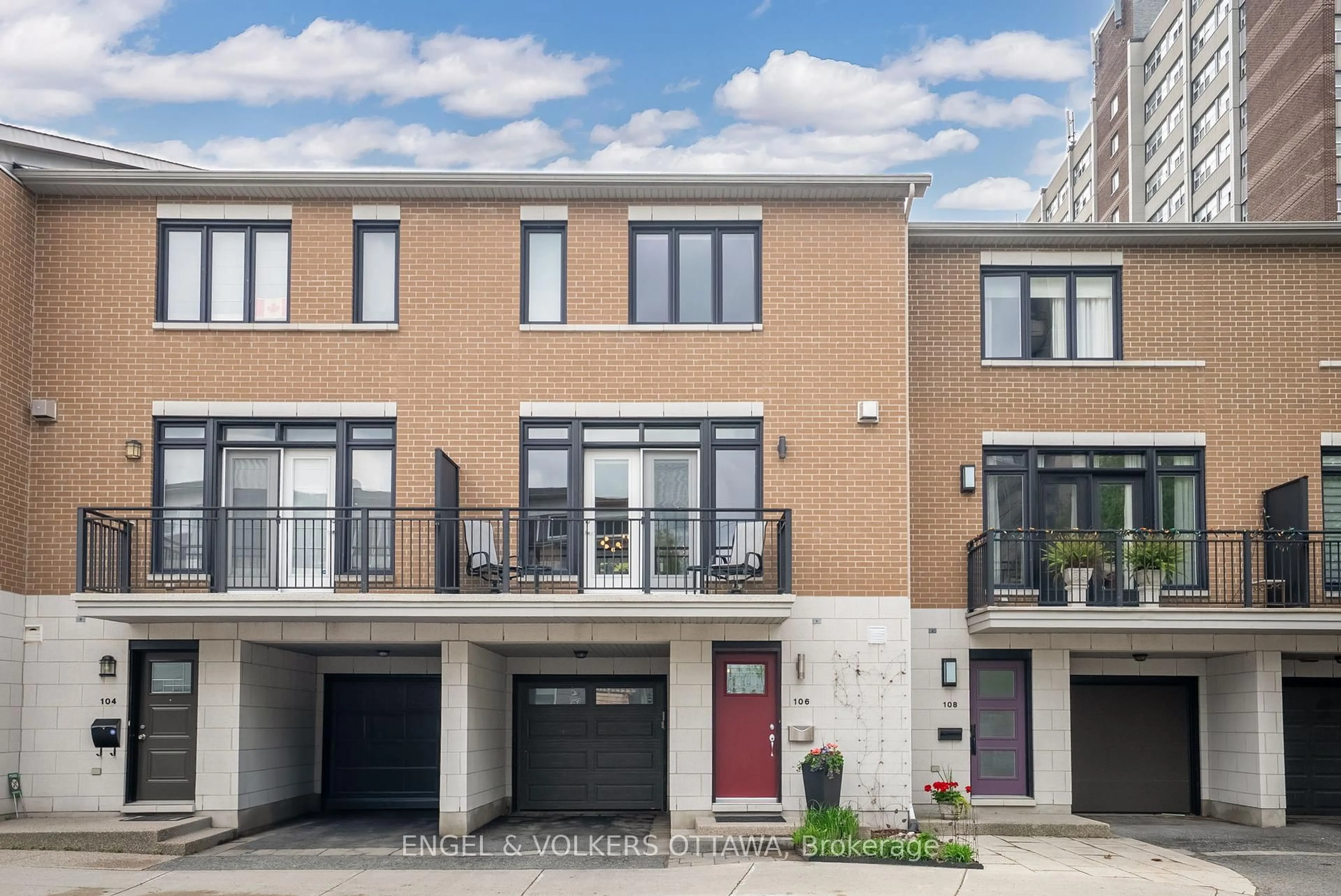 Unknown for 106 Tay St, Ottawa Ontario K2A 4H3
