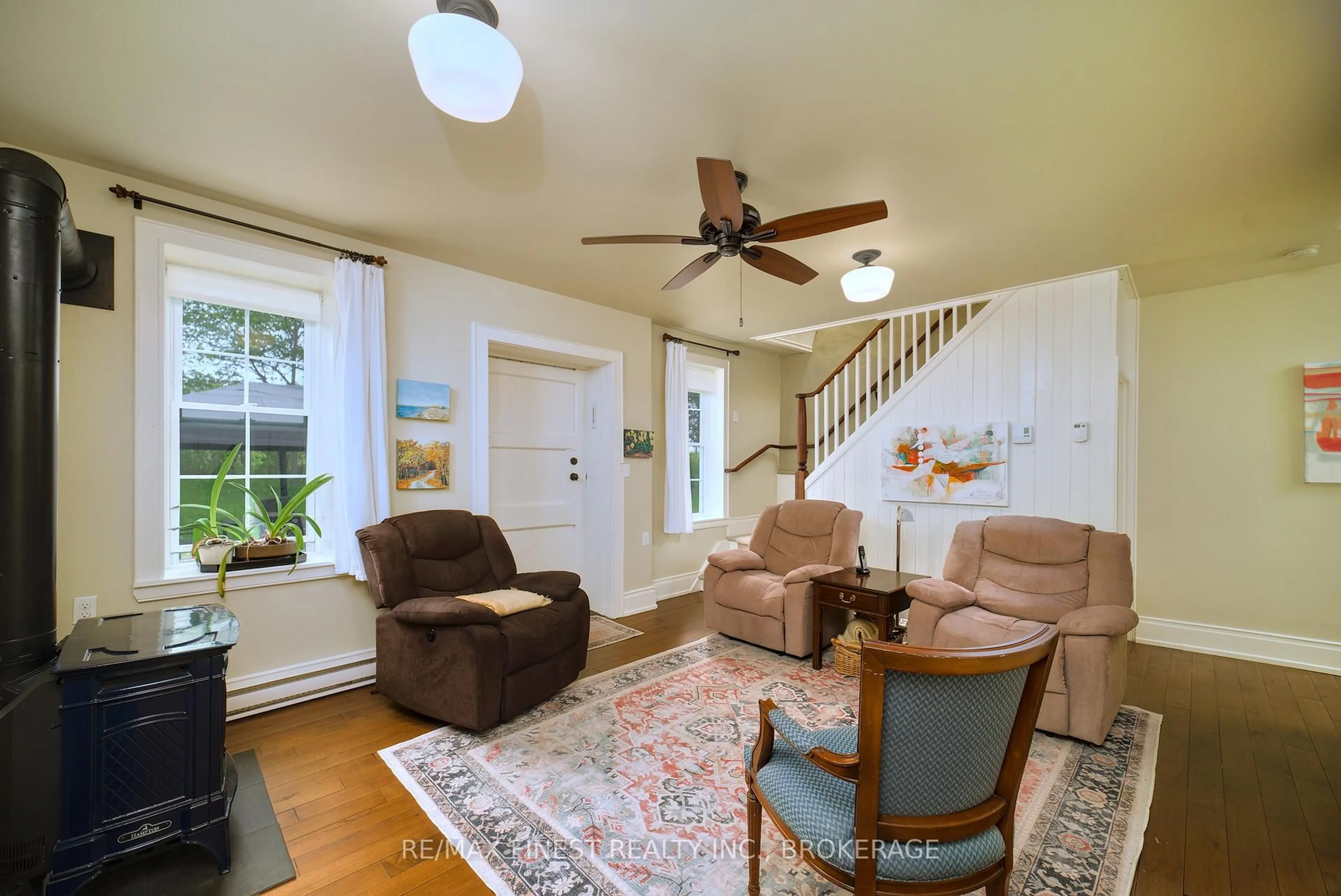 Living room with furniture, unknown for 2750 Front Rd, Stella Ontario K0H 2S0