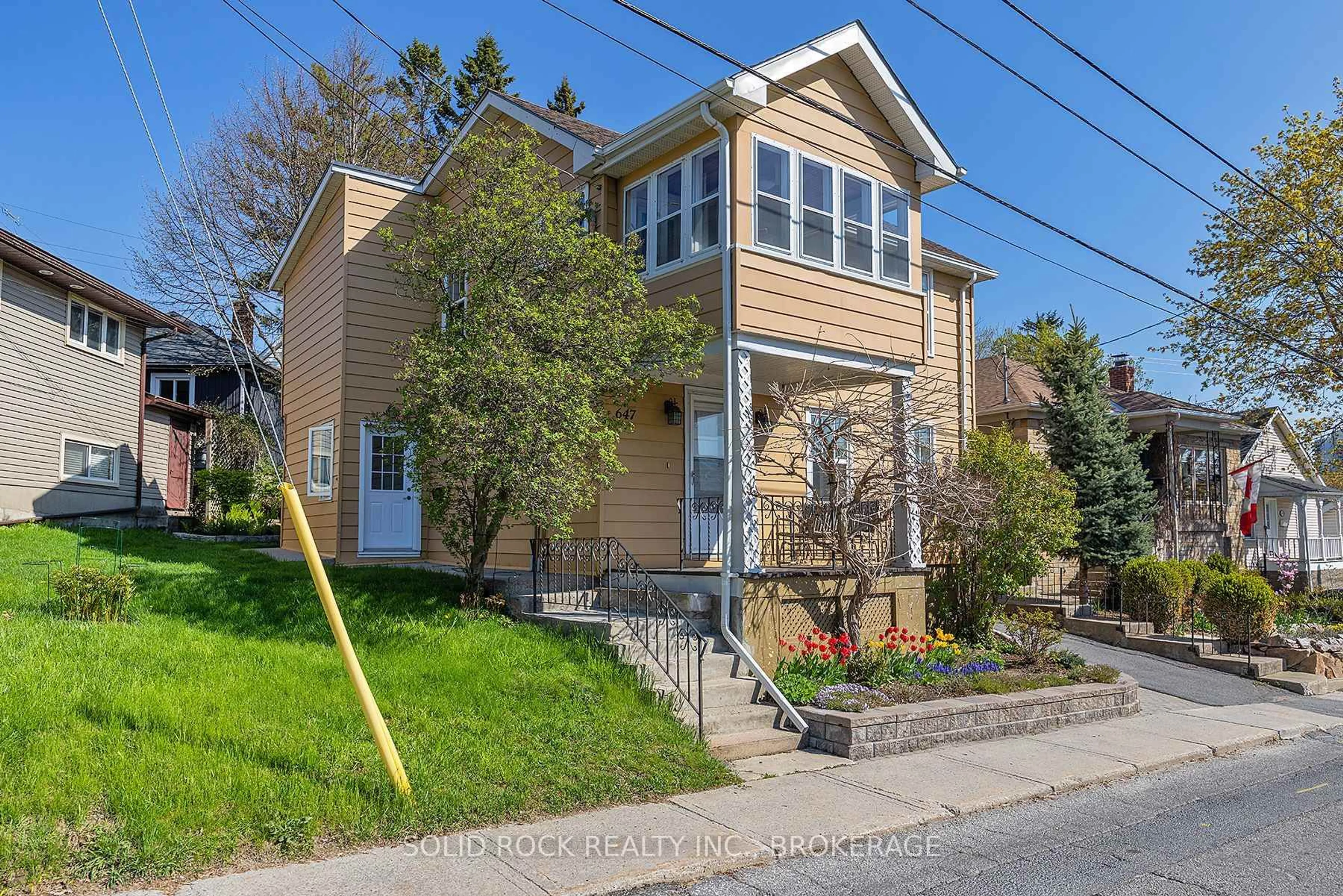 Unknown for 647 Union St, Kingston Ontario K7M 2H9