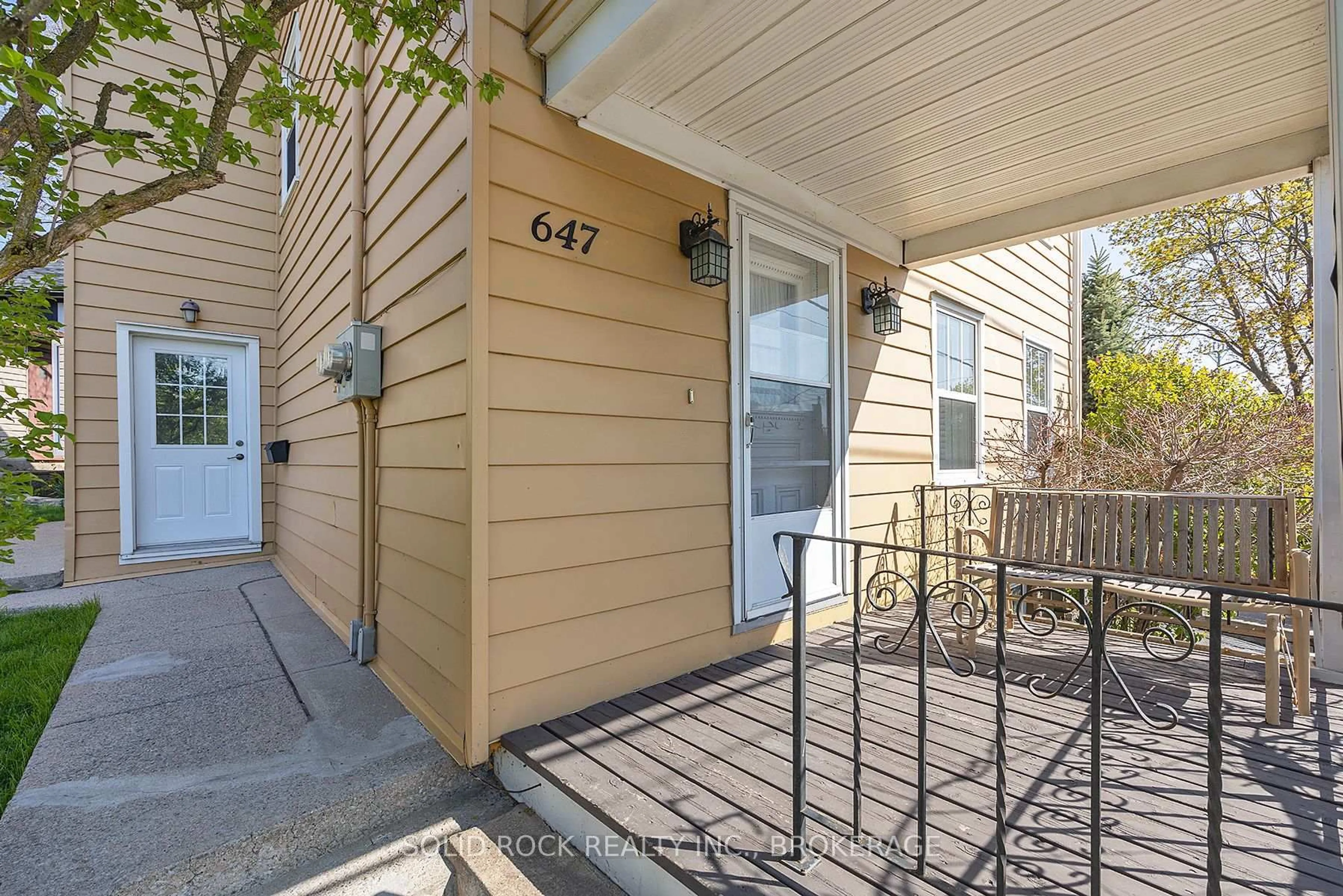 Unknown for 647 Union St, Kingston Ontario K7M 2H9