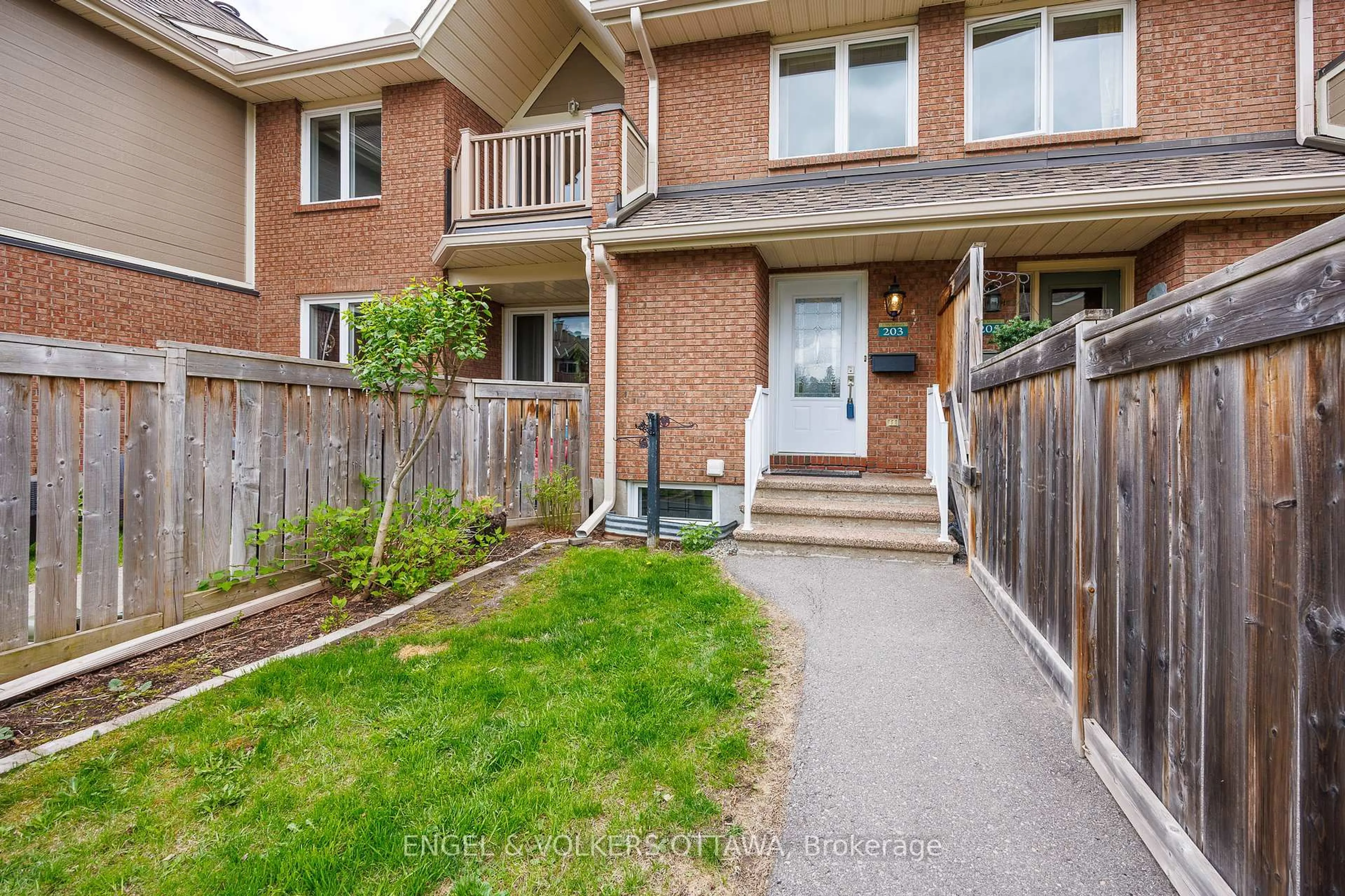 Unknown for 1795 Marsala Cres #203, Ottawa Ontario K4A 2E9