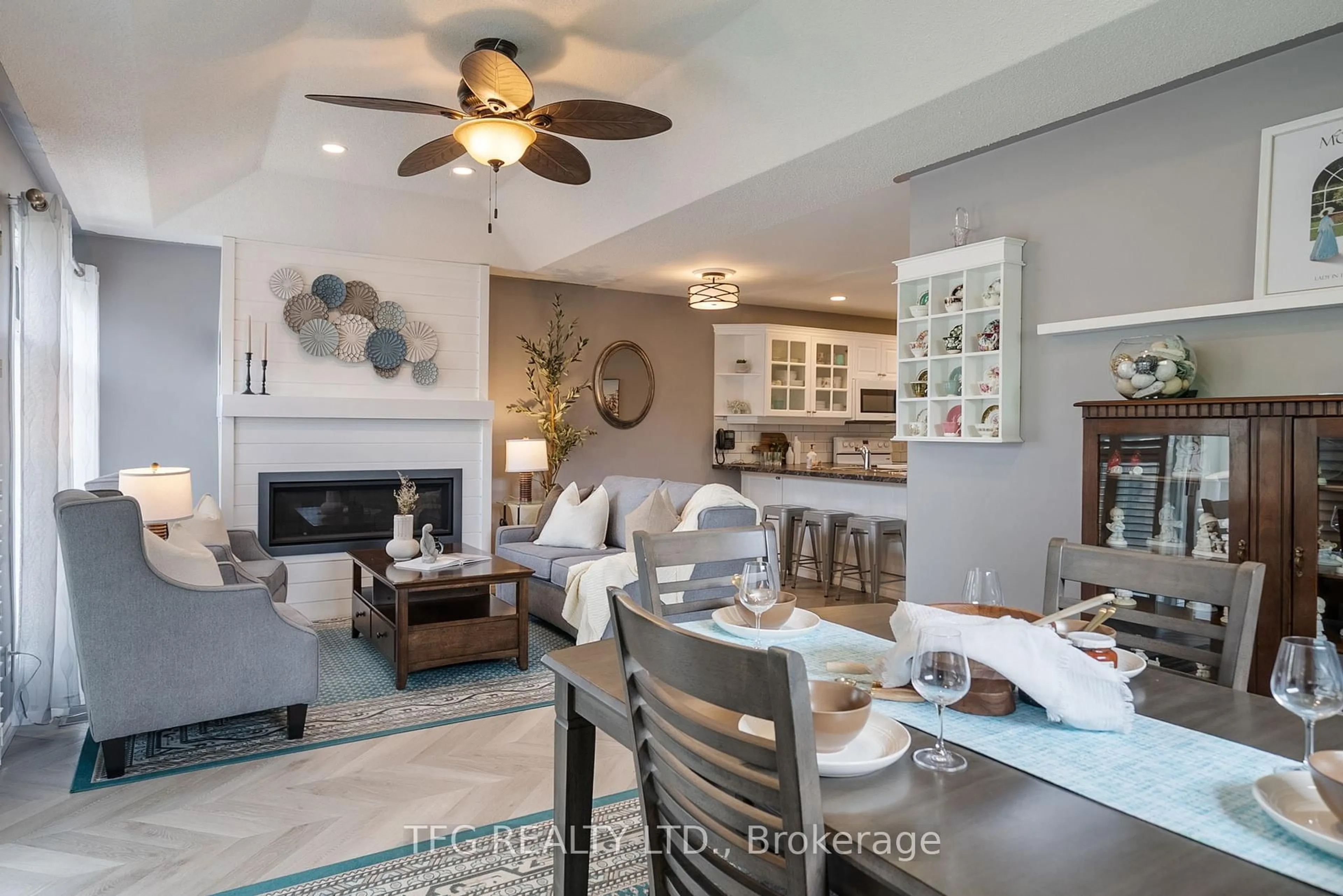 Open concept kitchen, ceramic/tile floor for 840 Wentworth St, Peterborough West Ontario K9J 8R8