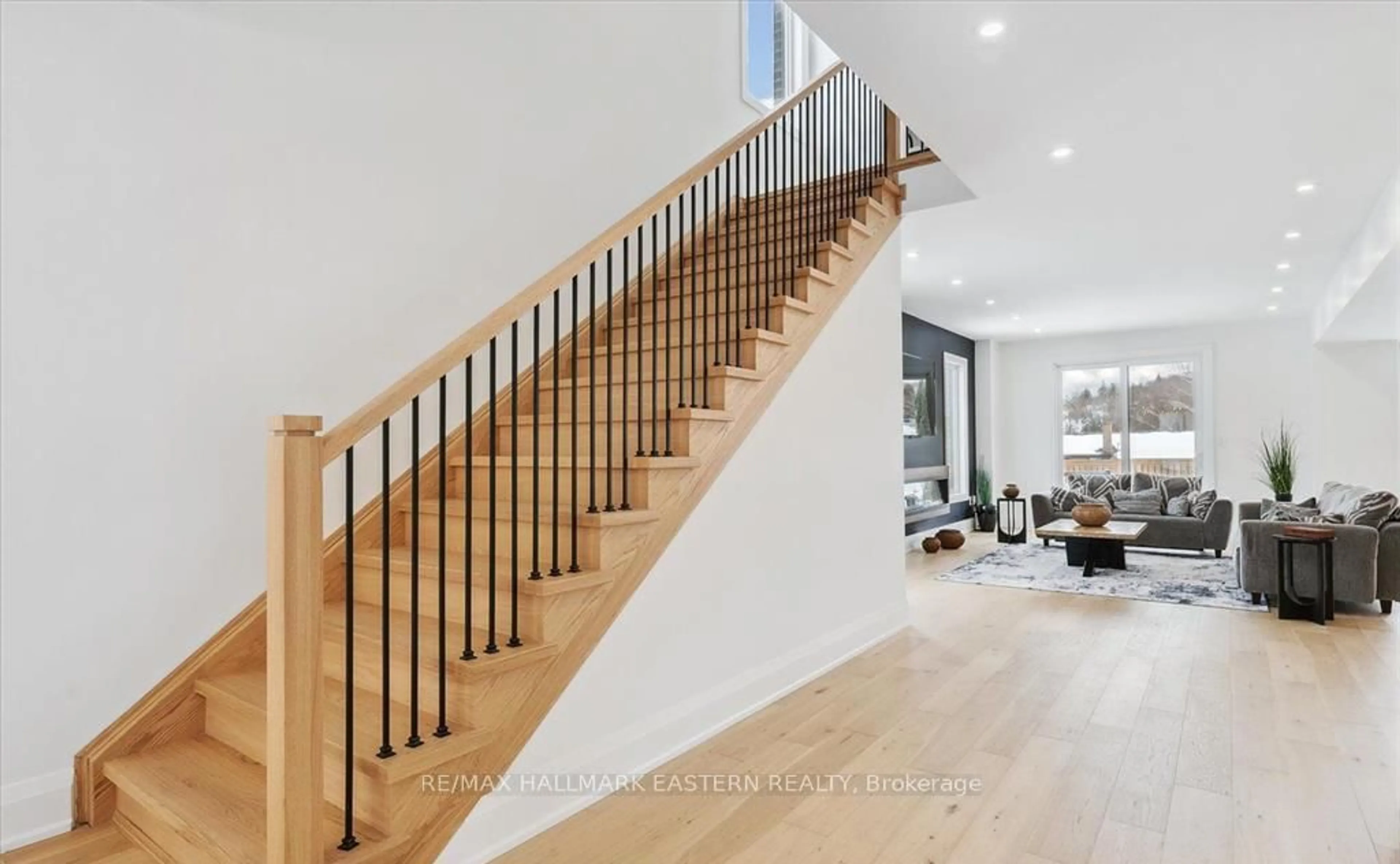 Stairs for 678 Otonabee Dr, Peterborough South Ontario K9J 7P9