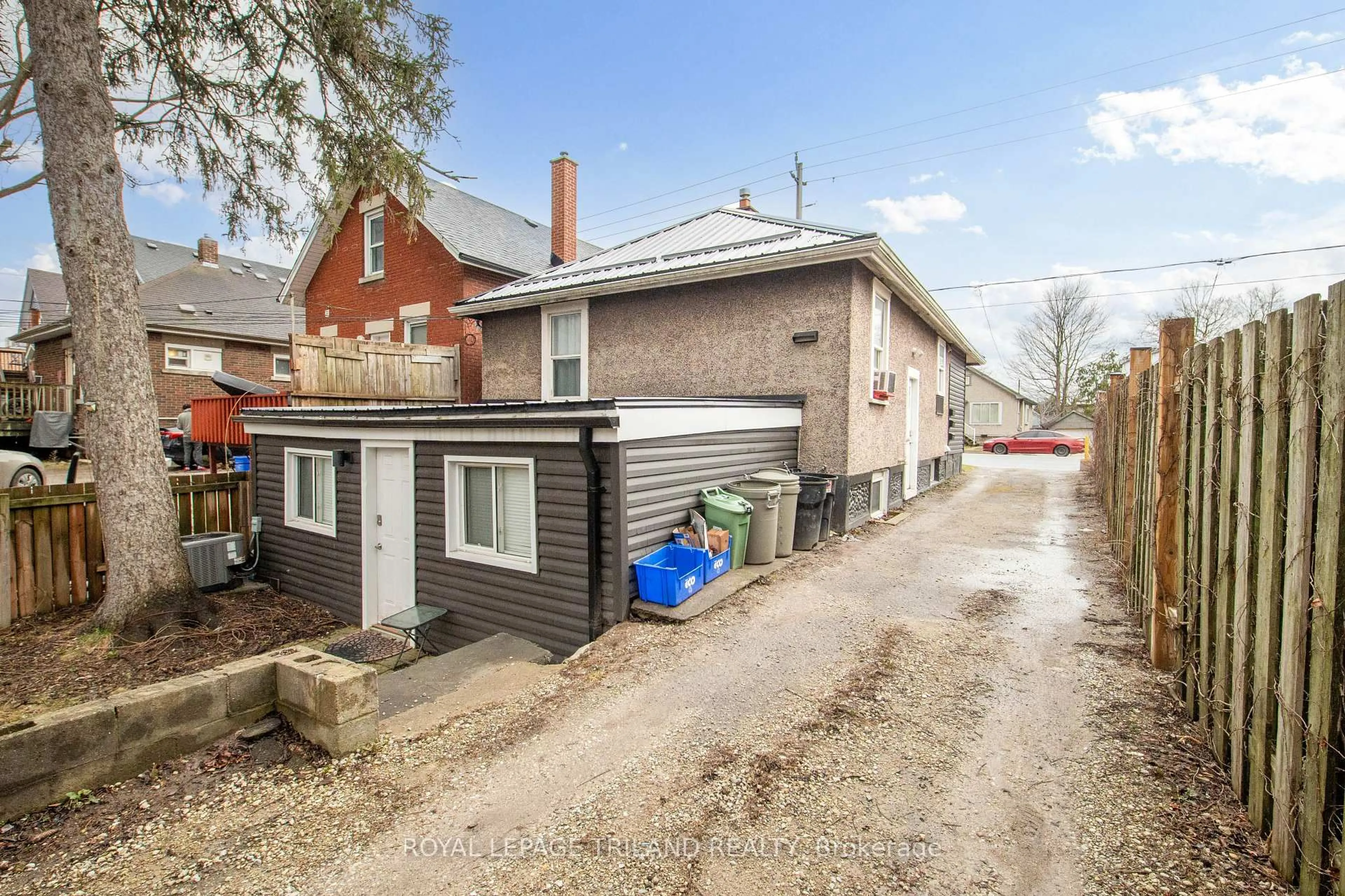 Unknown for 382 Wharncliffe Rd, London South Ontario N6J 2M1