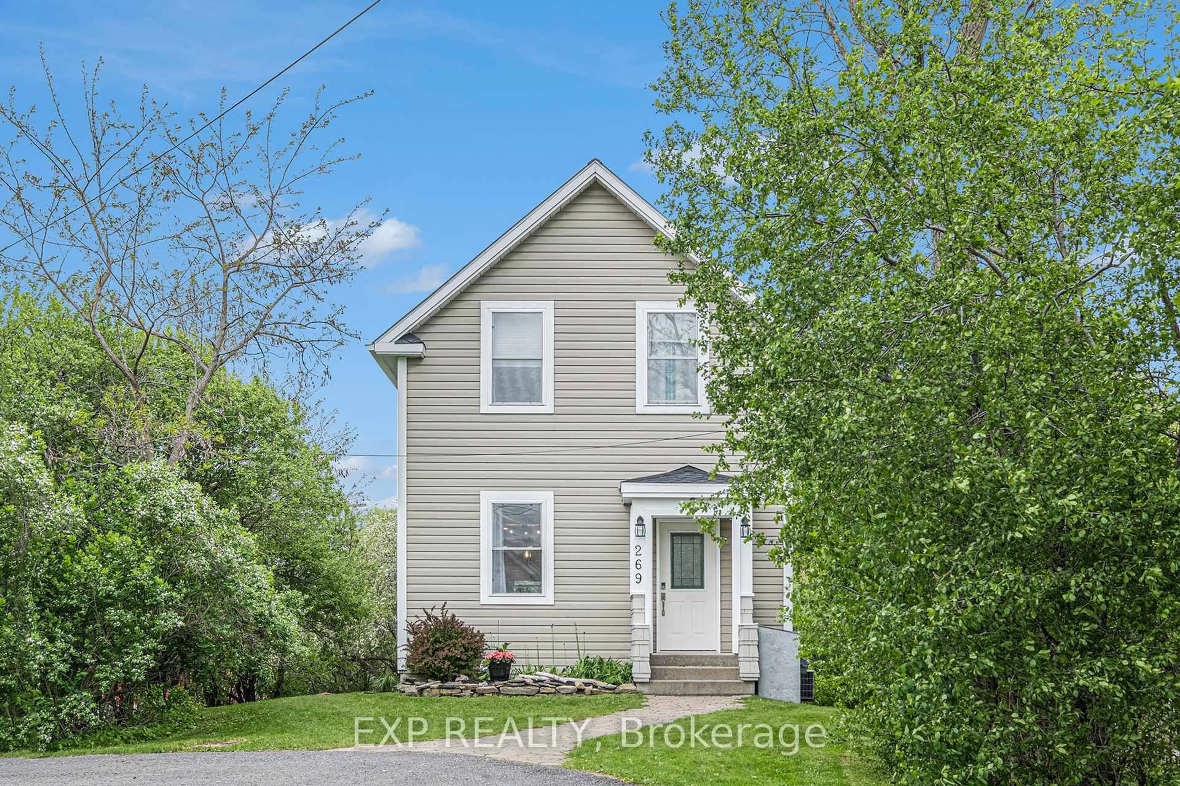 Home with vinyl exterior material, street for 269 Water St, Almonte Ontario K0A 1A0