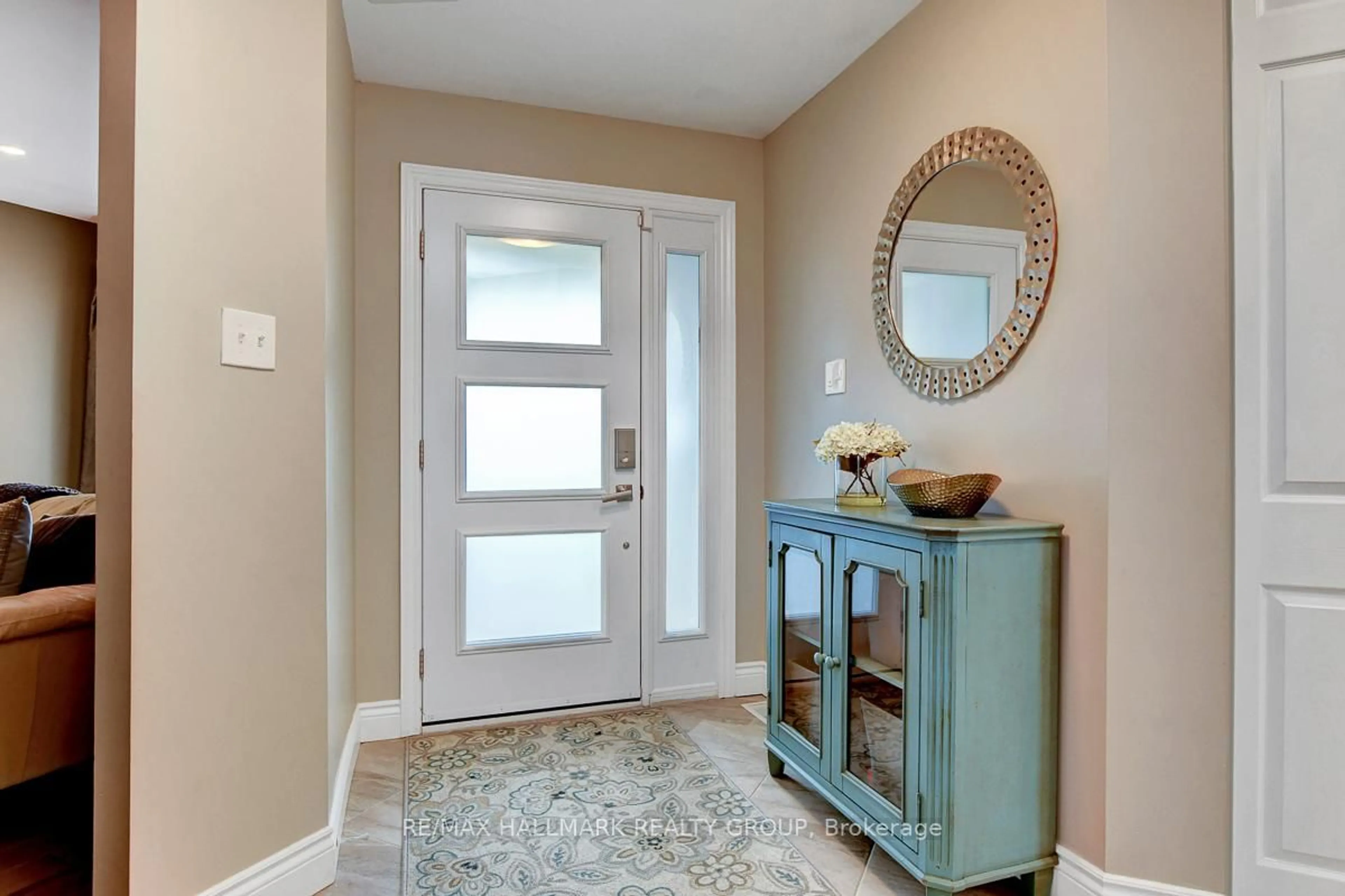 Indoor entryway for 766 Beauregard Cres, Ottawa Ontario K4A 3C7