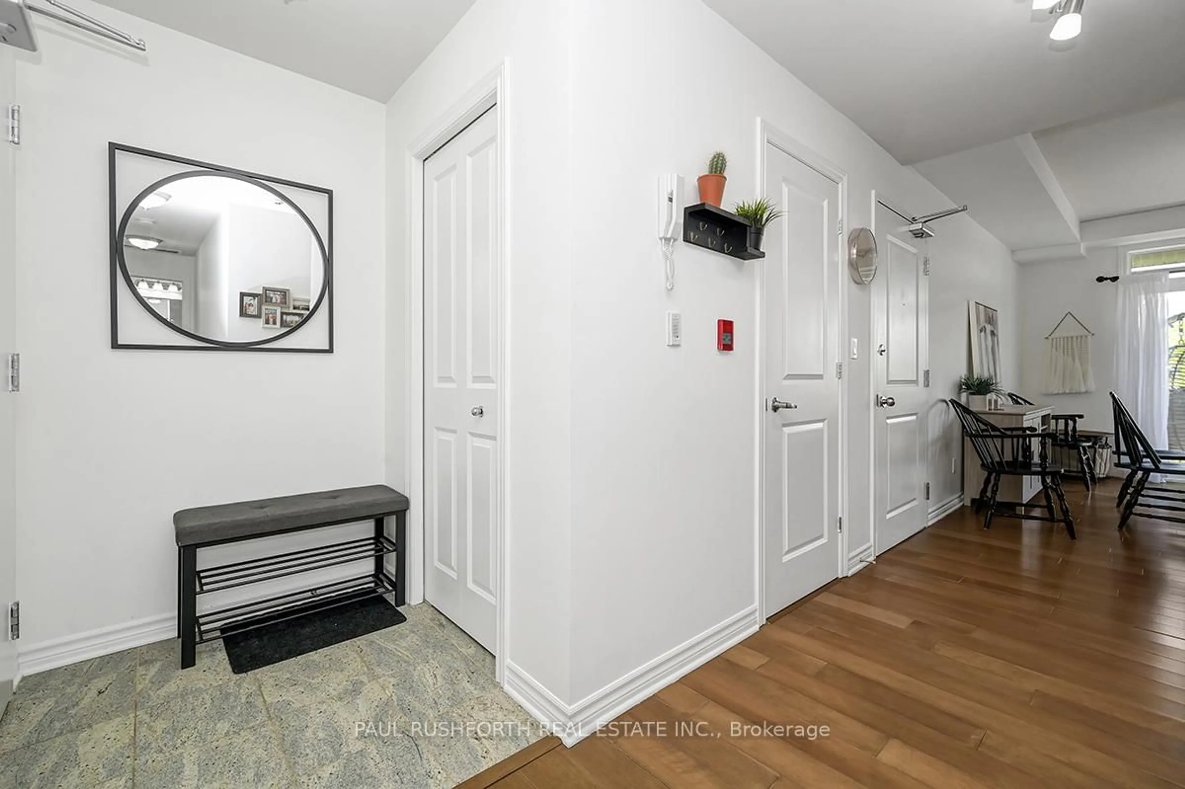 Indoor entryway for 50 Prestige Circ #4, Ottawa Ontario K4A 0W9