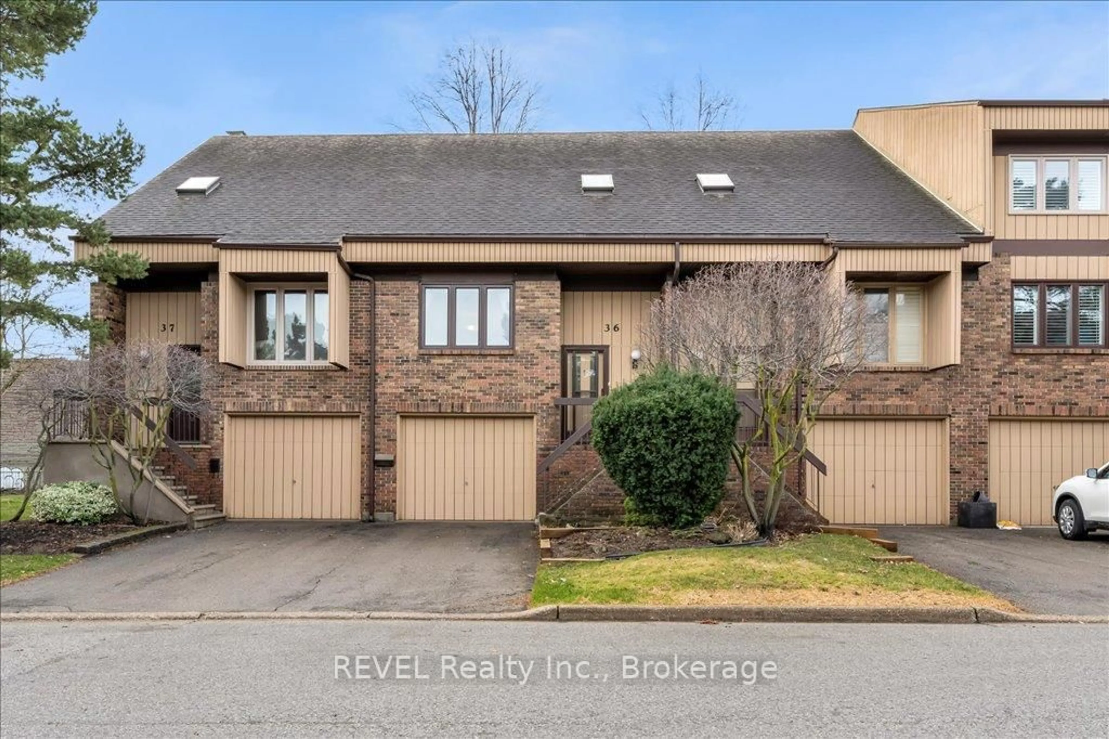 Unknown for 178 Scott St #36, St. Catharines Ontario L2N 6Y5