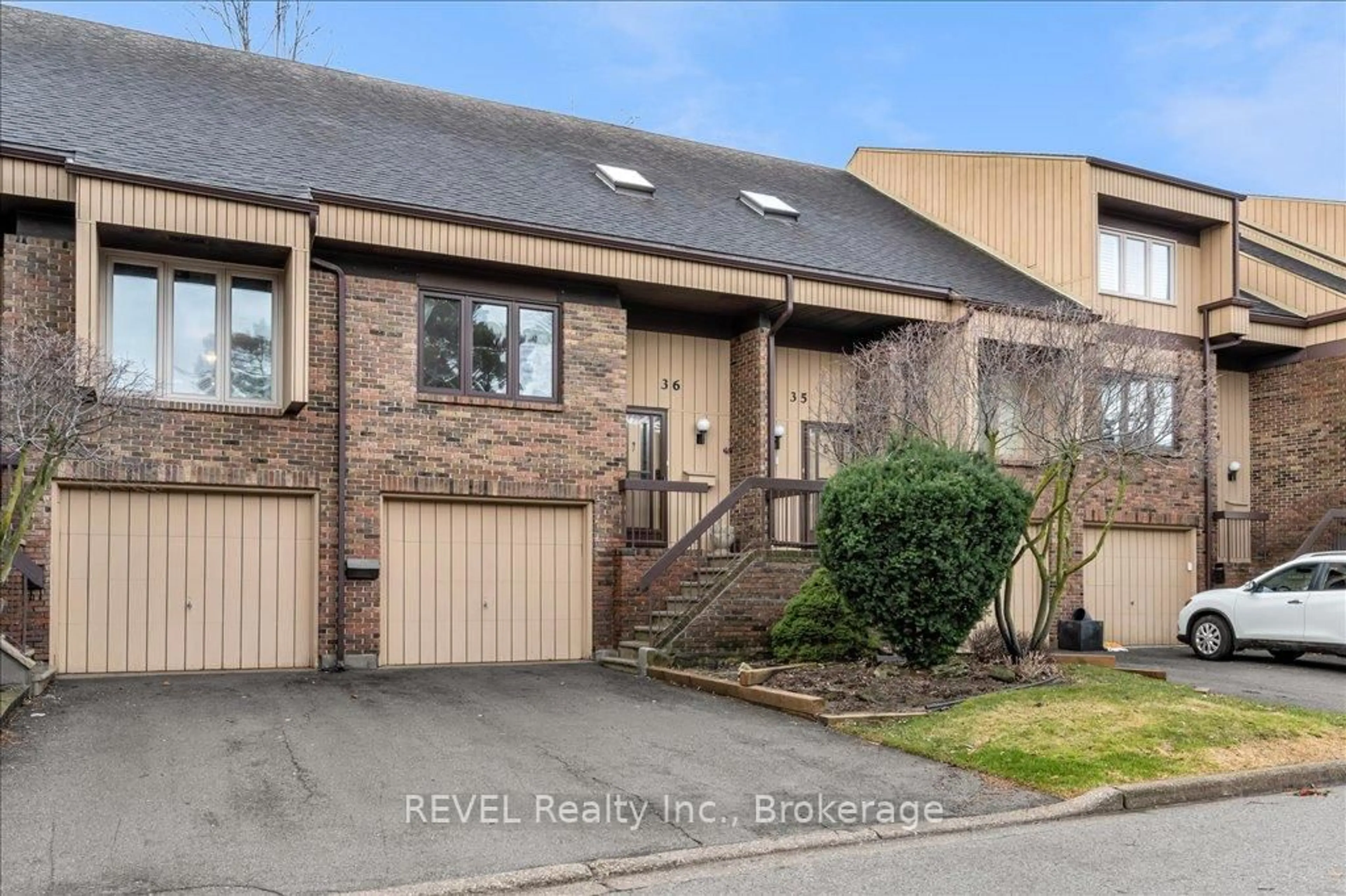Unknown for 178 Scott St #36, St. Catharines Ontario L2N 6Y5