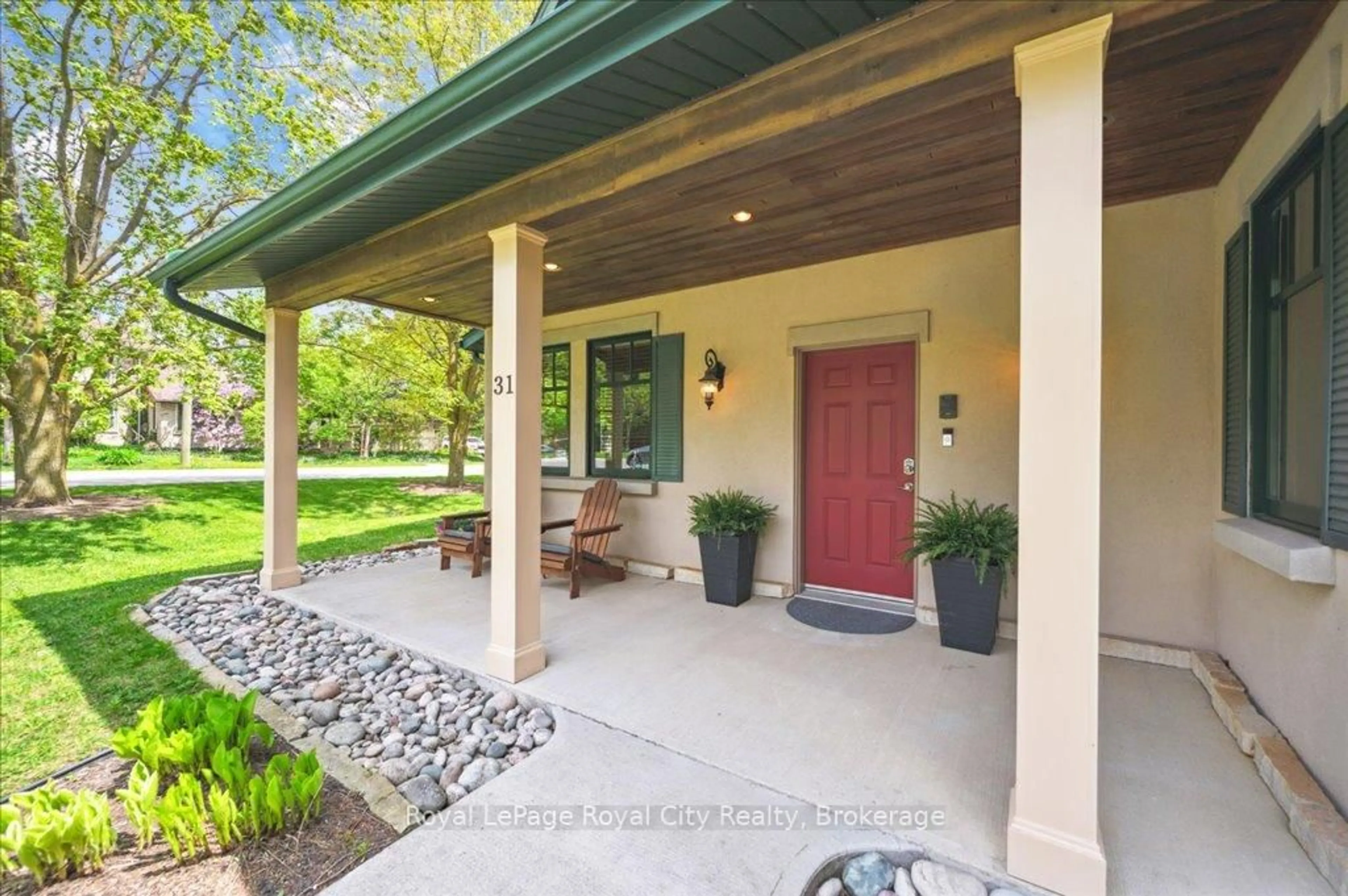 Patio, street for 31 McNab St, Centre Wellington Ontario N0B 1S0
