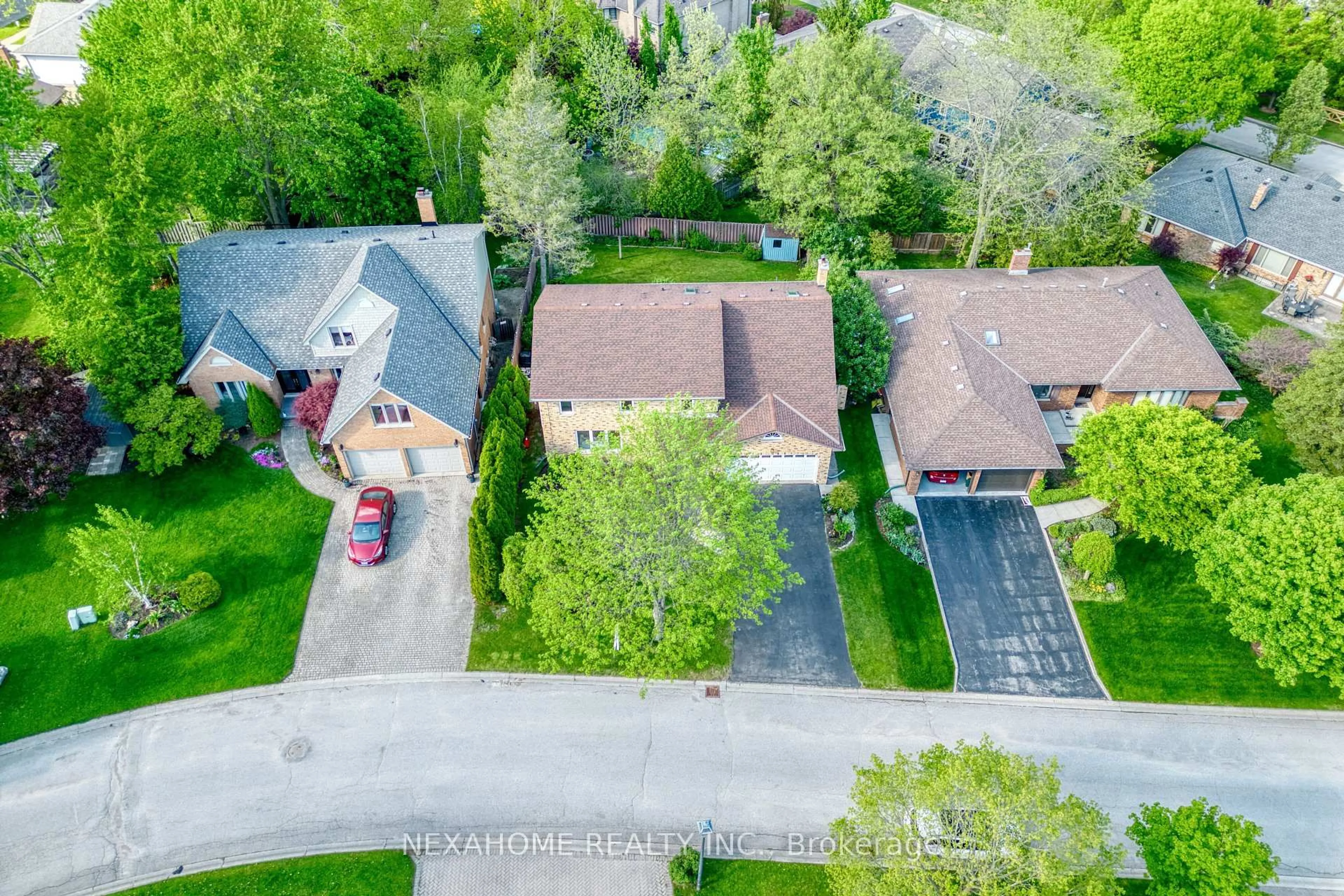 A pic from outside/outdoor area/front of a property/back of a property/a pic from drone, street for 9 Ullswater Cres, London North Ontario N6G 4L4