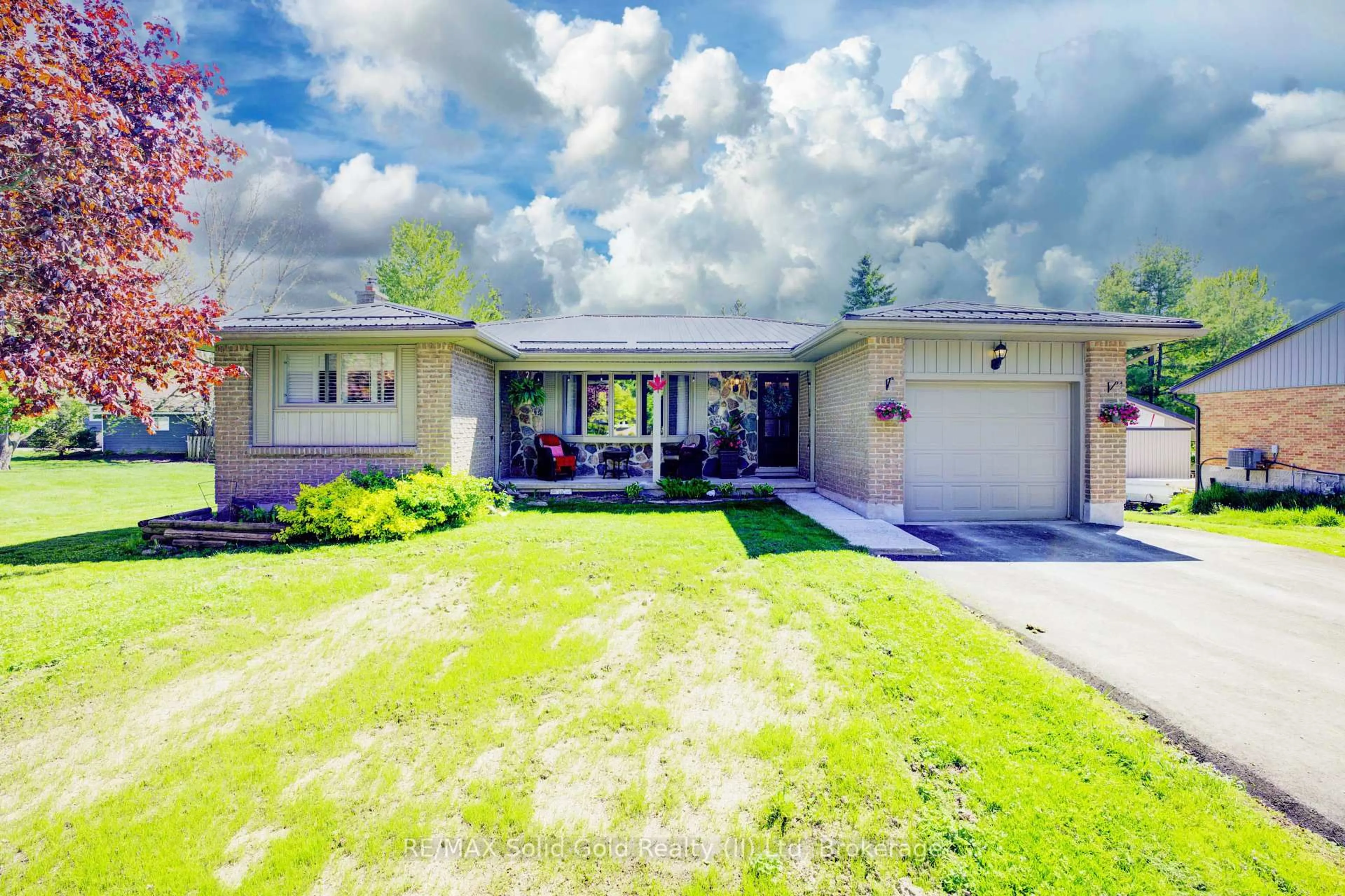 A pic from outside/outdoor area/front of a property/back of a property/a pic from drone, street for 1076 Henry St, Wellesley Ontario N0B 2T0