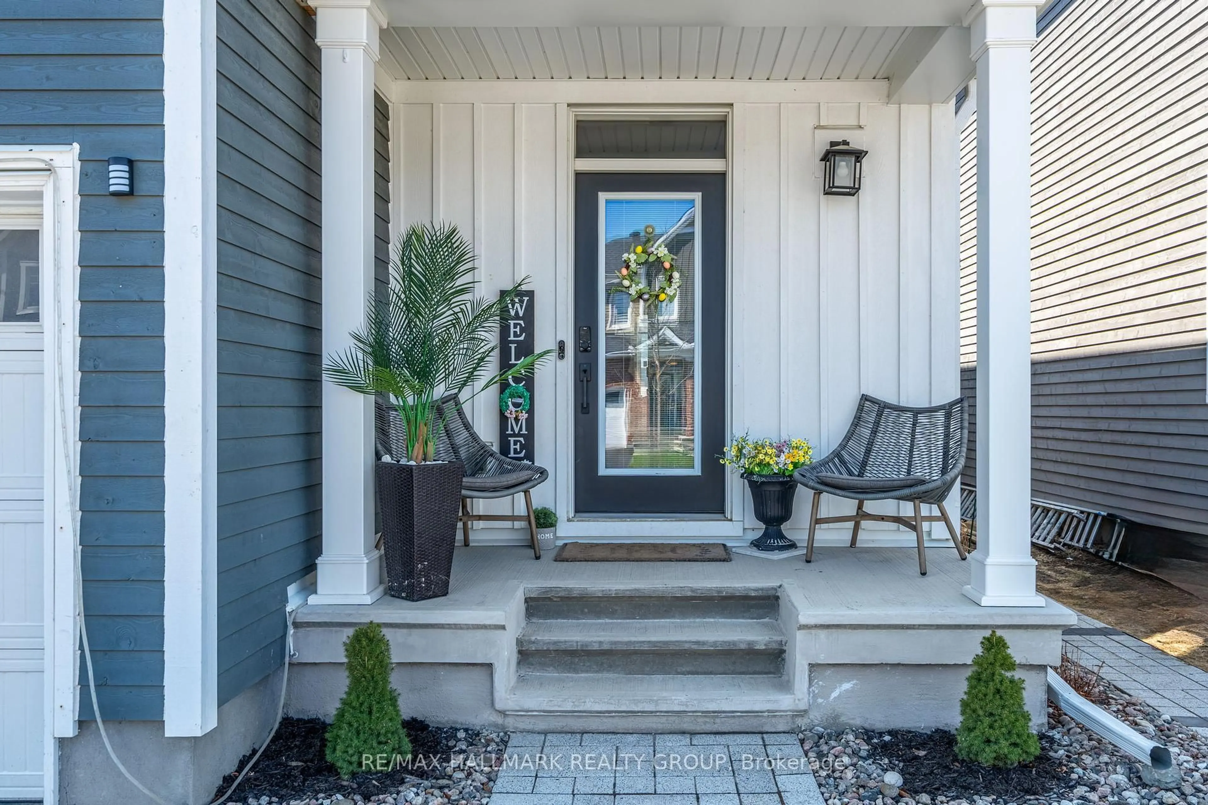 Indoor entryway for 1015 Keeper Hts, Richmond Ontario K0A 2Z0