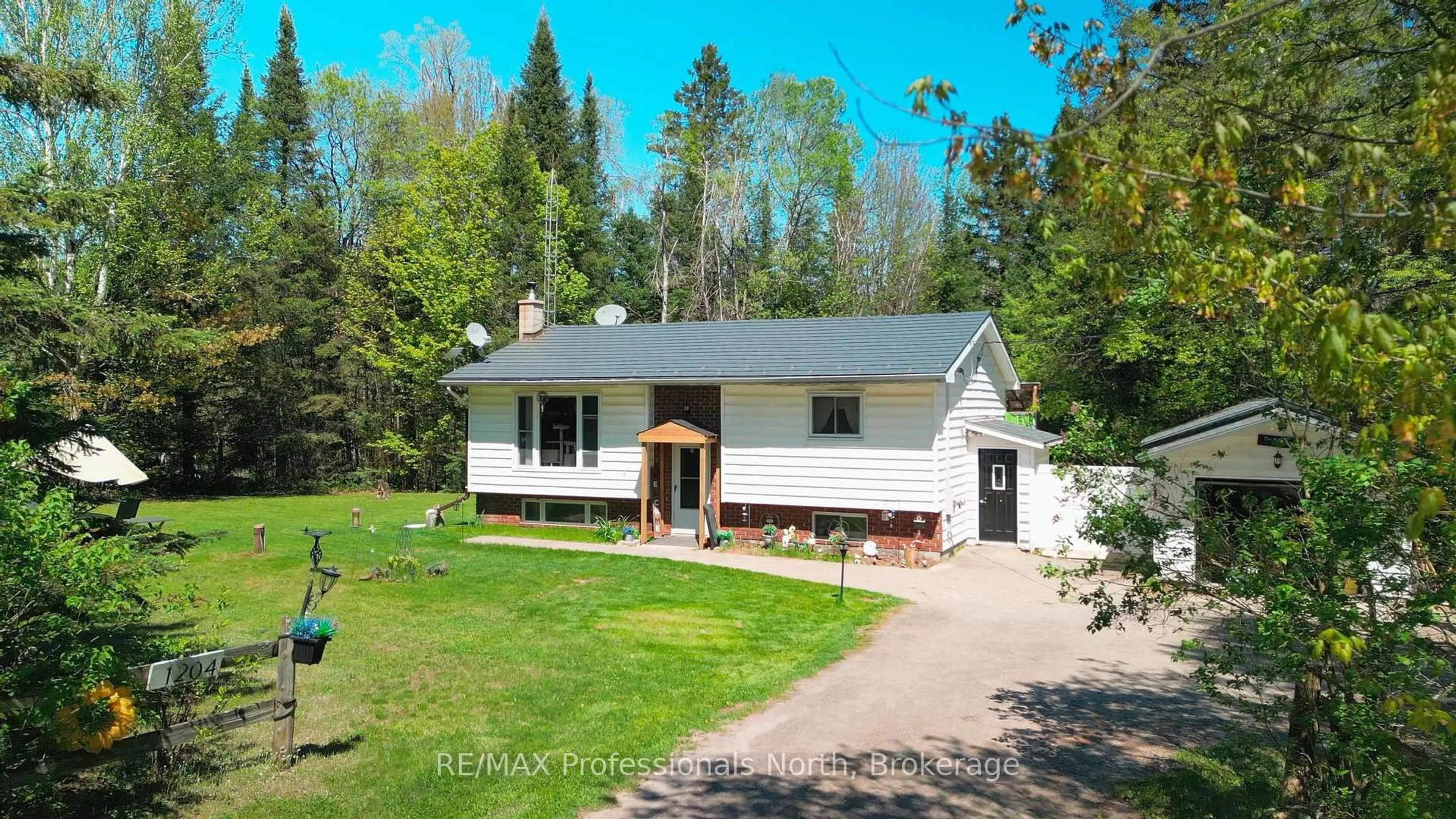 A pic from outside/outdoor area/front of a property/back of a property/a pic from drone, unknown for 1204 Bacon Rd, Minden Hills Ontario K0M 2K0