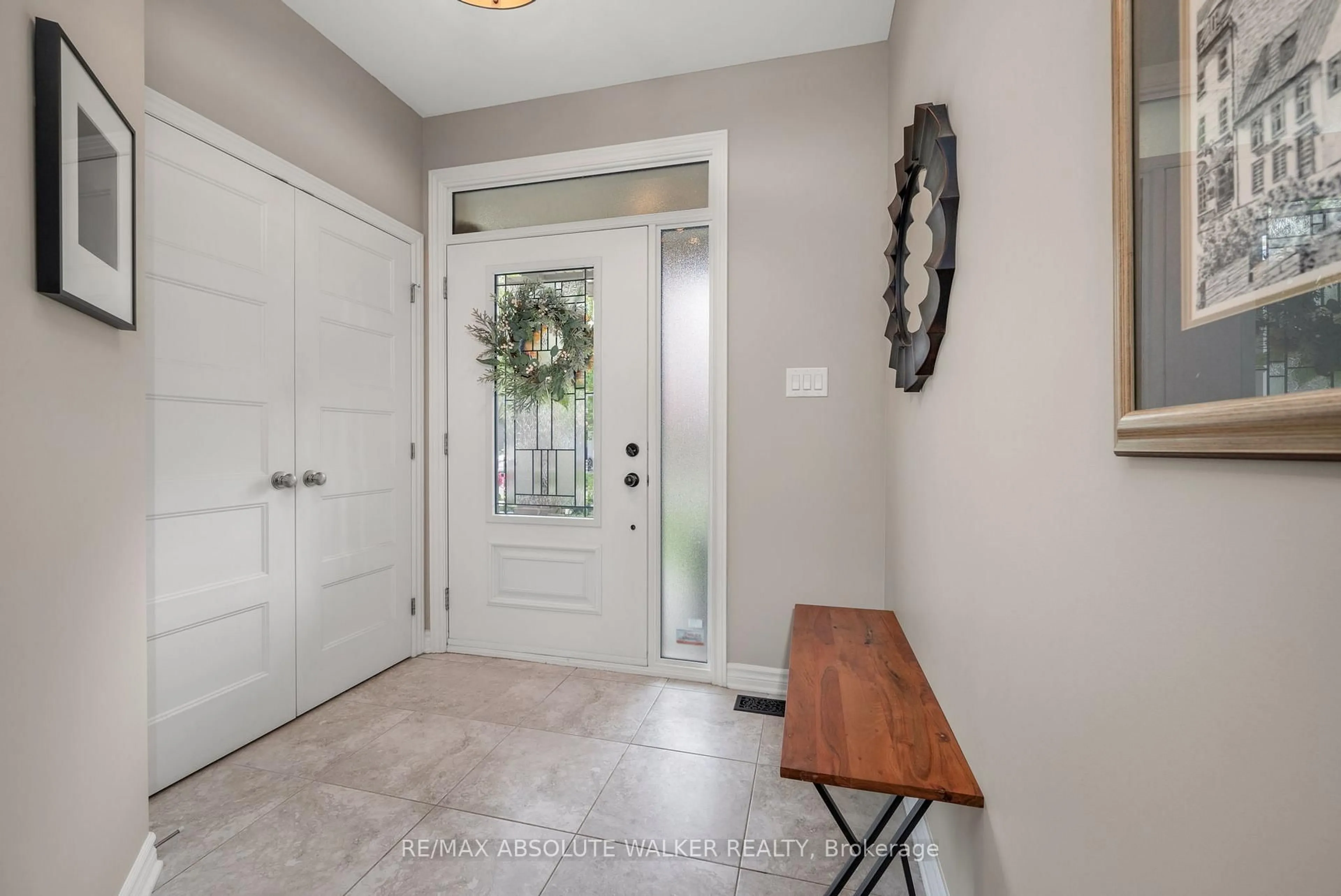 Indoor entryway for 643 Rockrose Way, Ottawa Ontario K1T 0K6