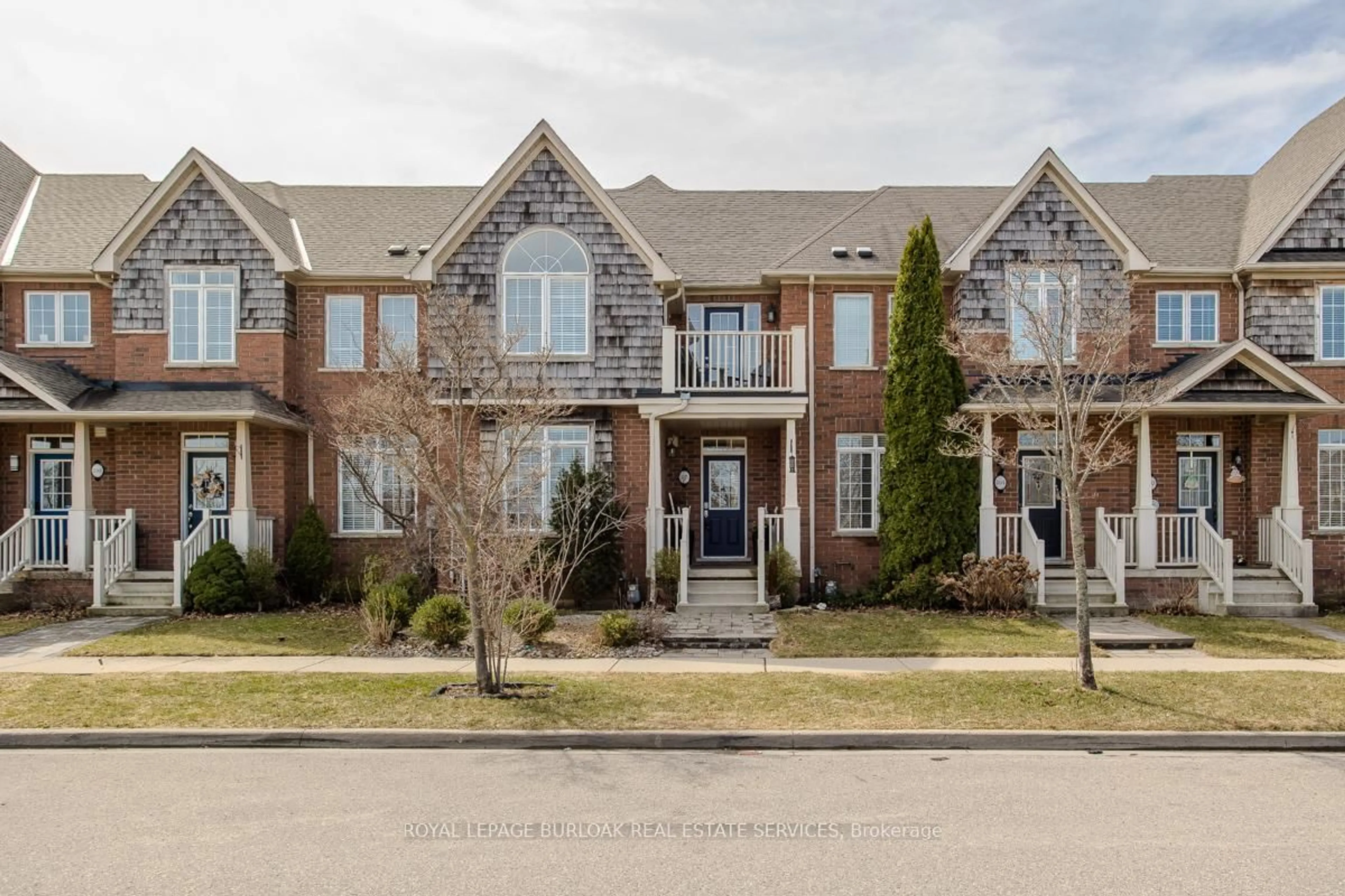 Home with brick exterior material, street for 186 Springstead Ave, Hamilton Ontario L8E 6C8