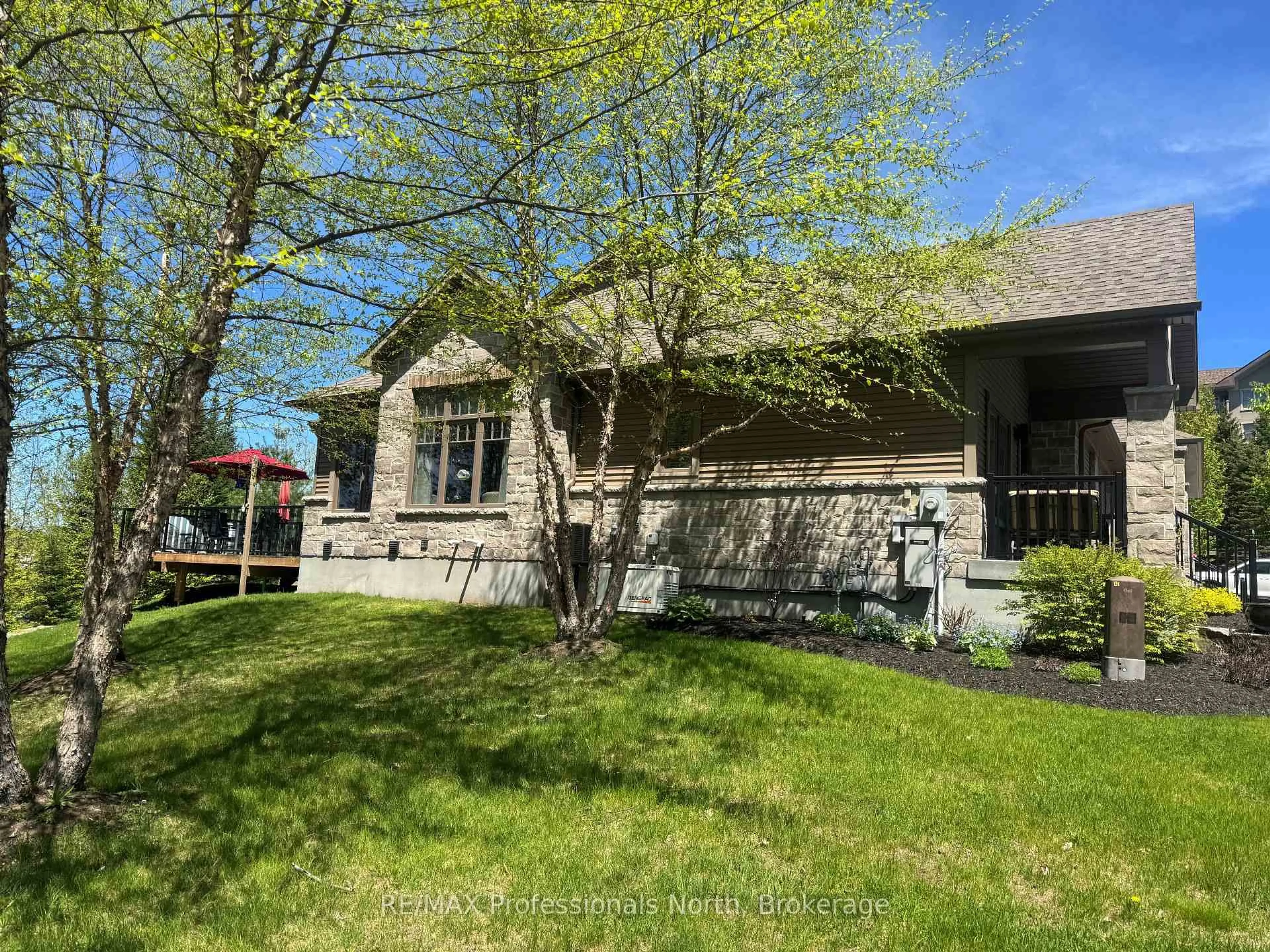 Unknown for 8 Serenity Place Cres, Huntsville Ontario P1H 0C4