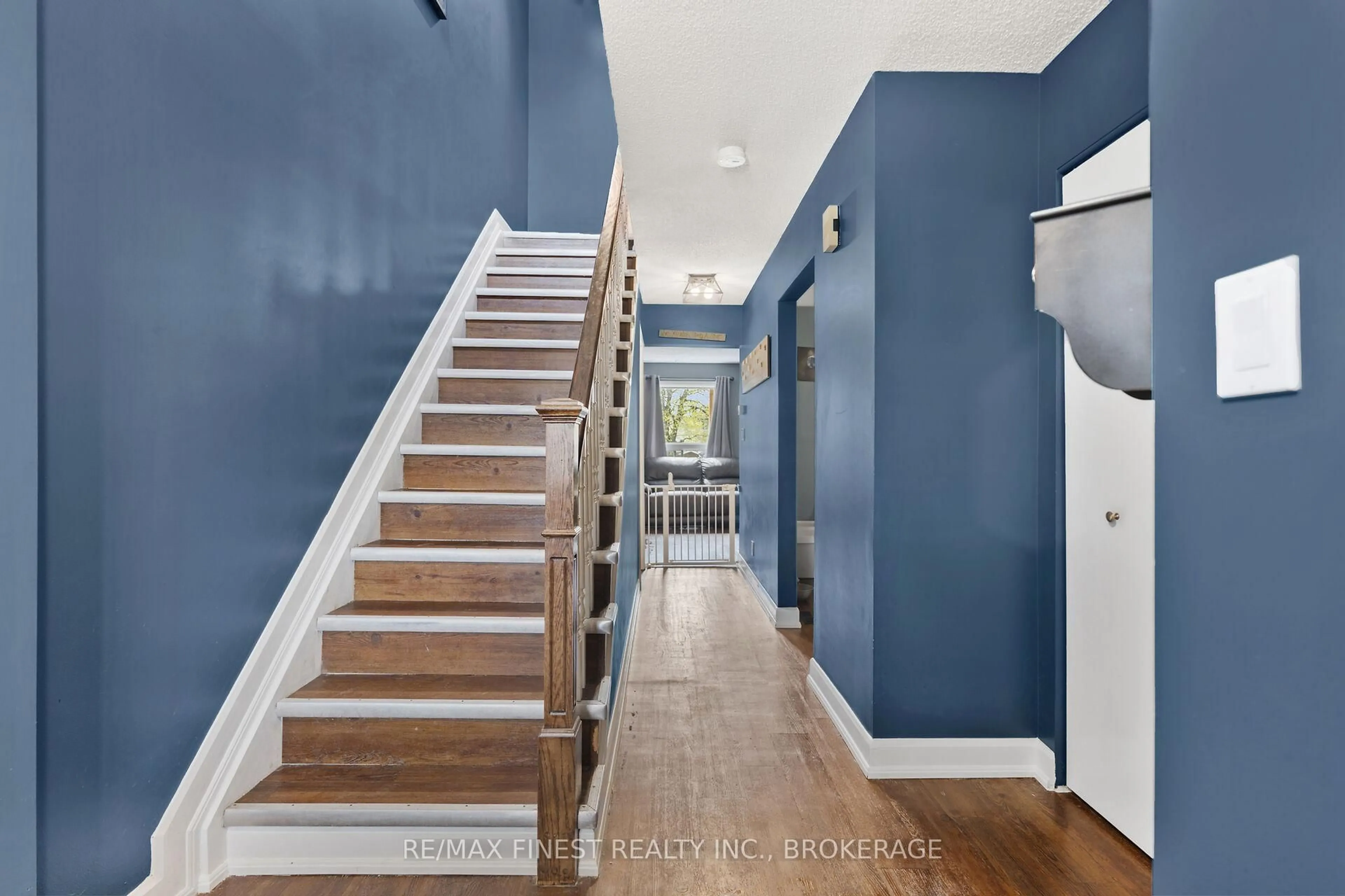 Indoor entryway for 103 Davey Cres, Loyalist Ontario K7N 1X7