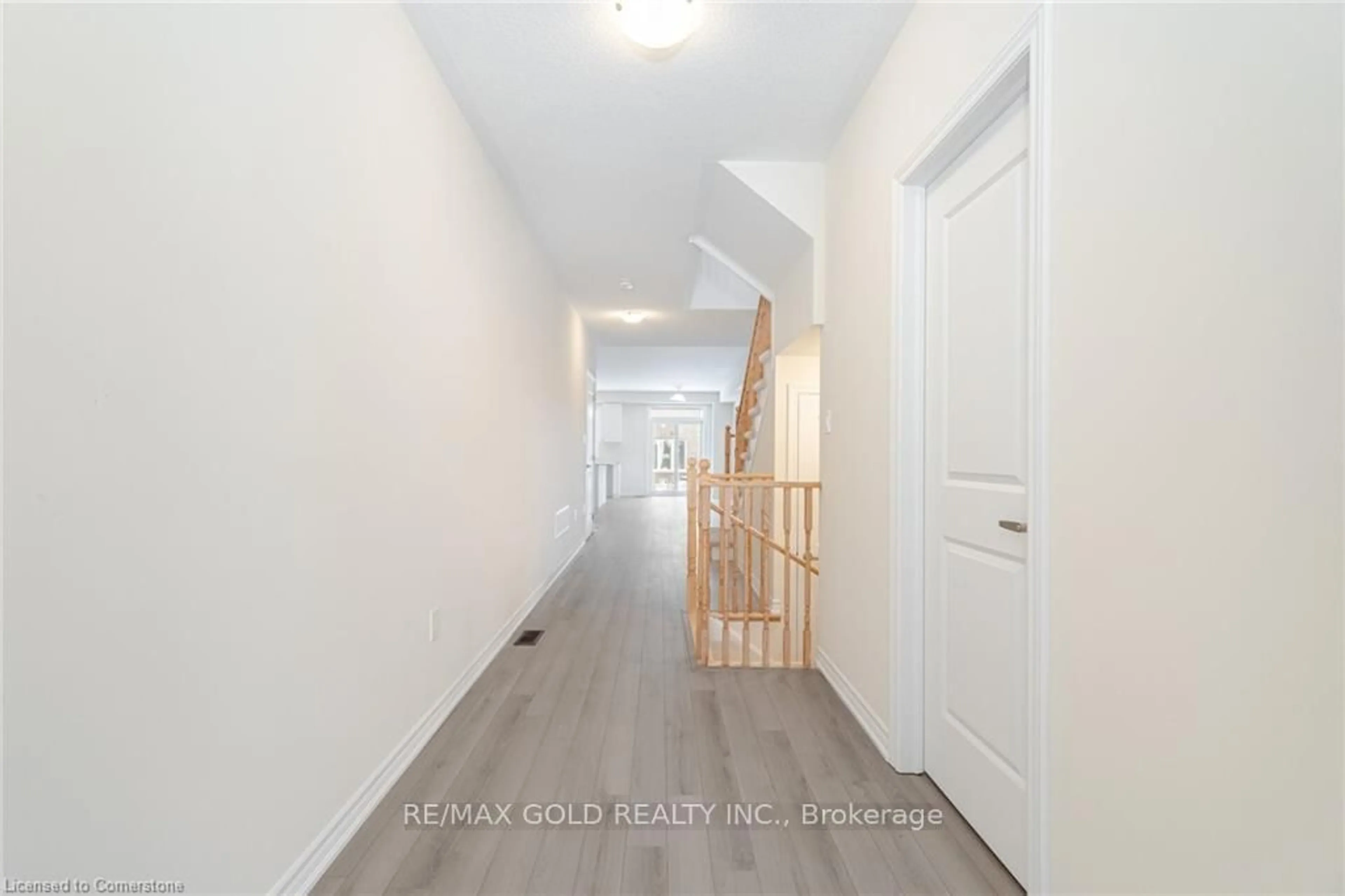 Indoor entryway for 109 Molozzi St, Erin Ontario N0B 1T0