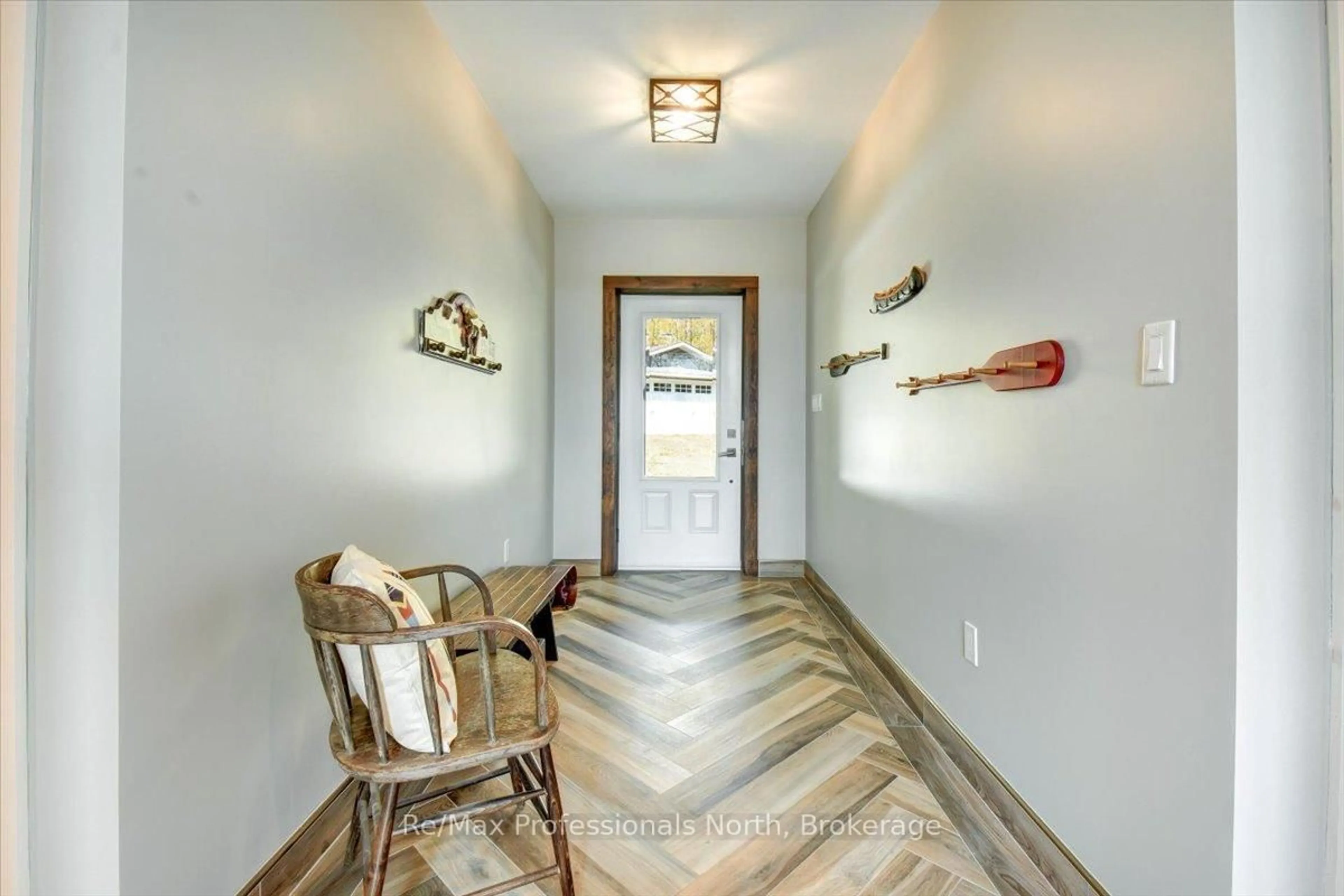 Indoor entryway for 88 Russell Dr, Trent Lakes Ontario K0M 2A0