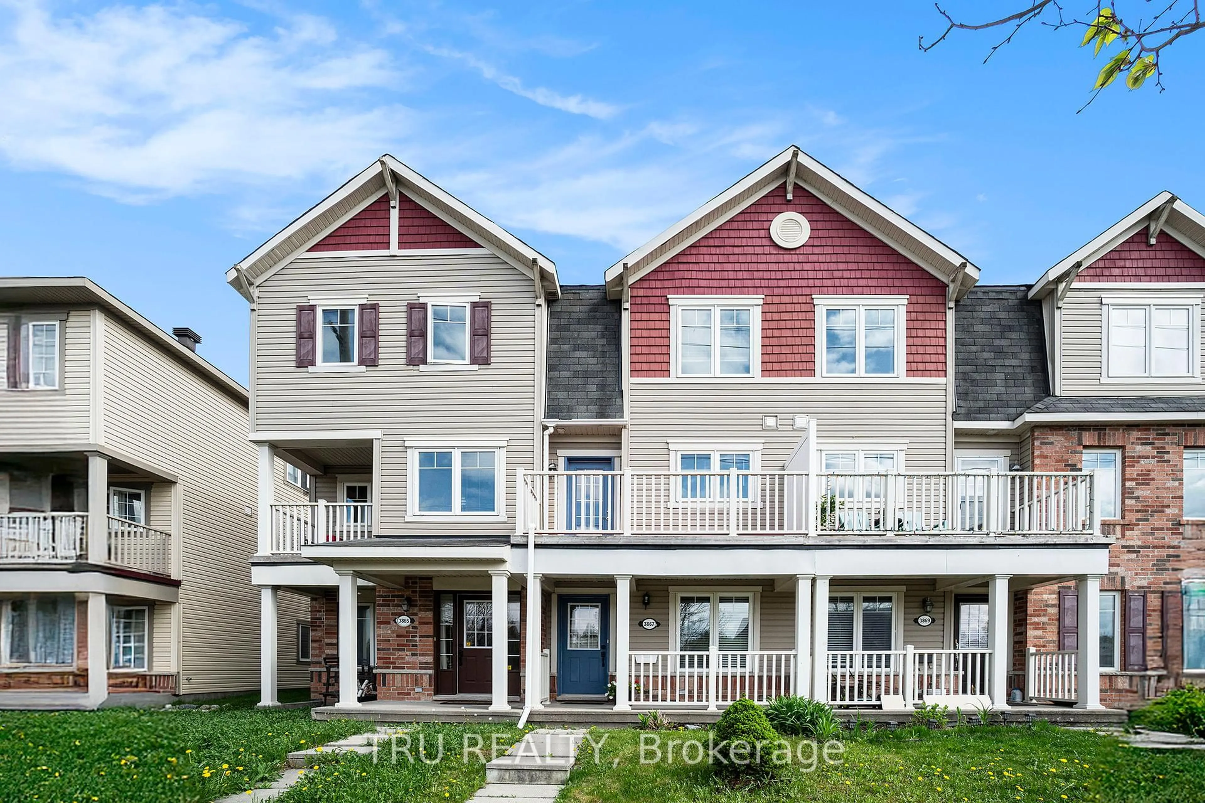 Home with vinyl exterior material, water/lake/river/ocean view for 3867 Strandherd Dr, Ottawa Ontario K2J 0K3