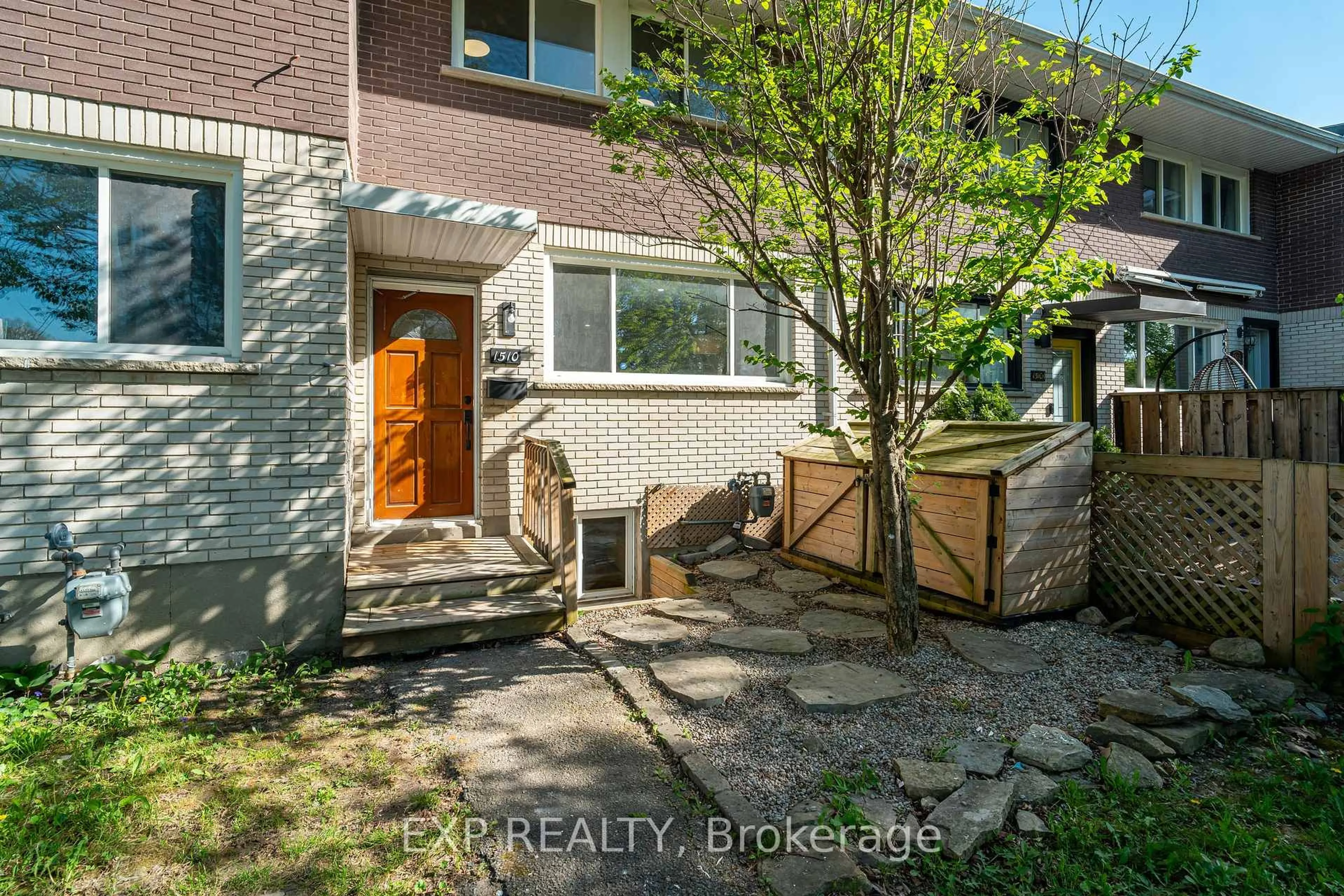 Unknown for 1510 Lepage Ave, Ottawa Ontario K1Z 8C9