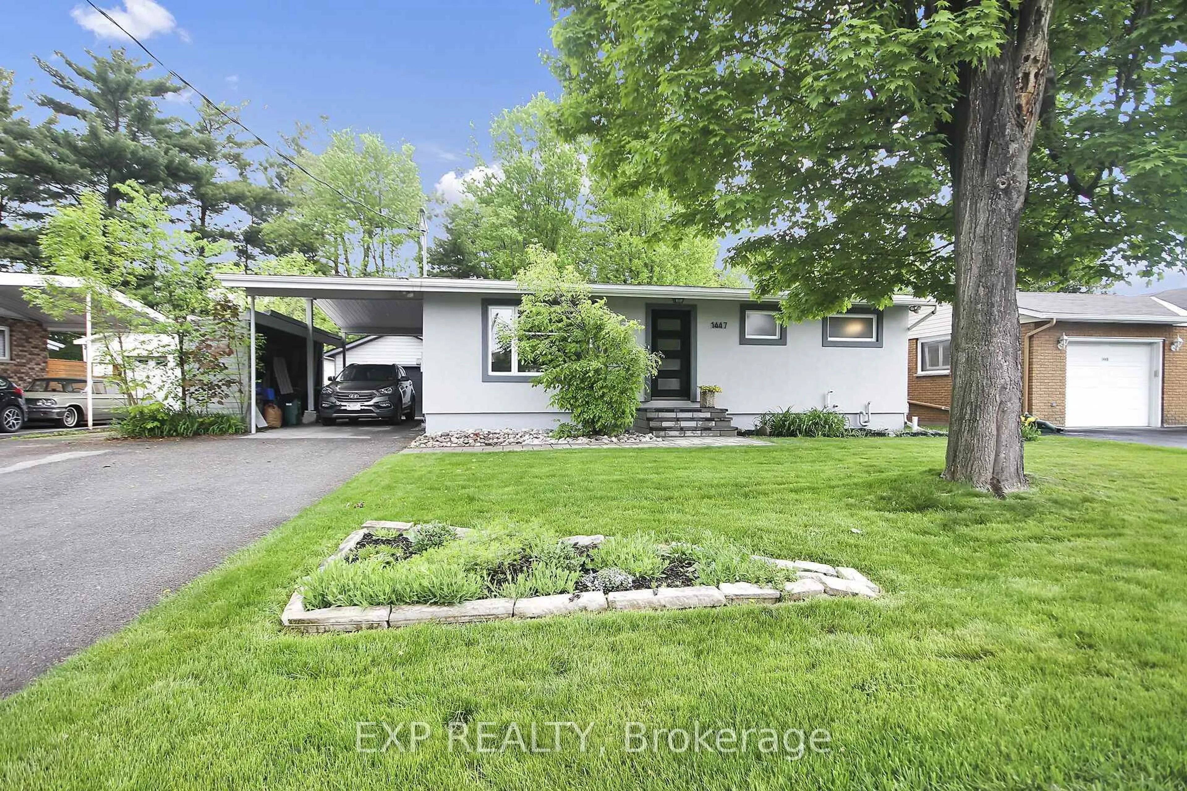 Unknown for 1447 Maxime St, Ottawa Ontario K1B 4E7